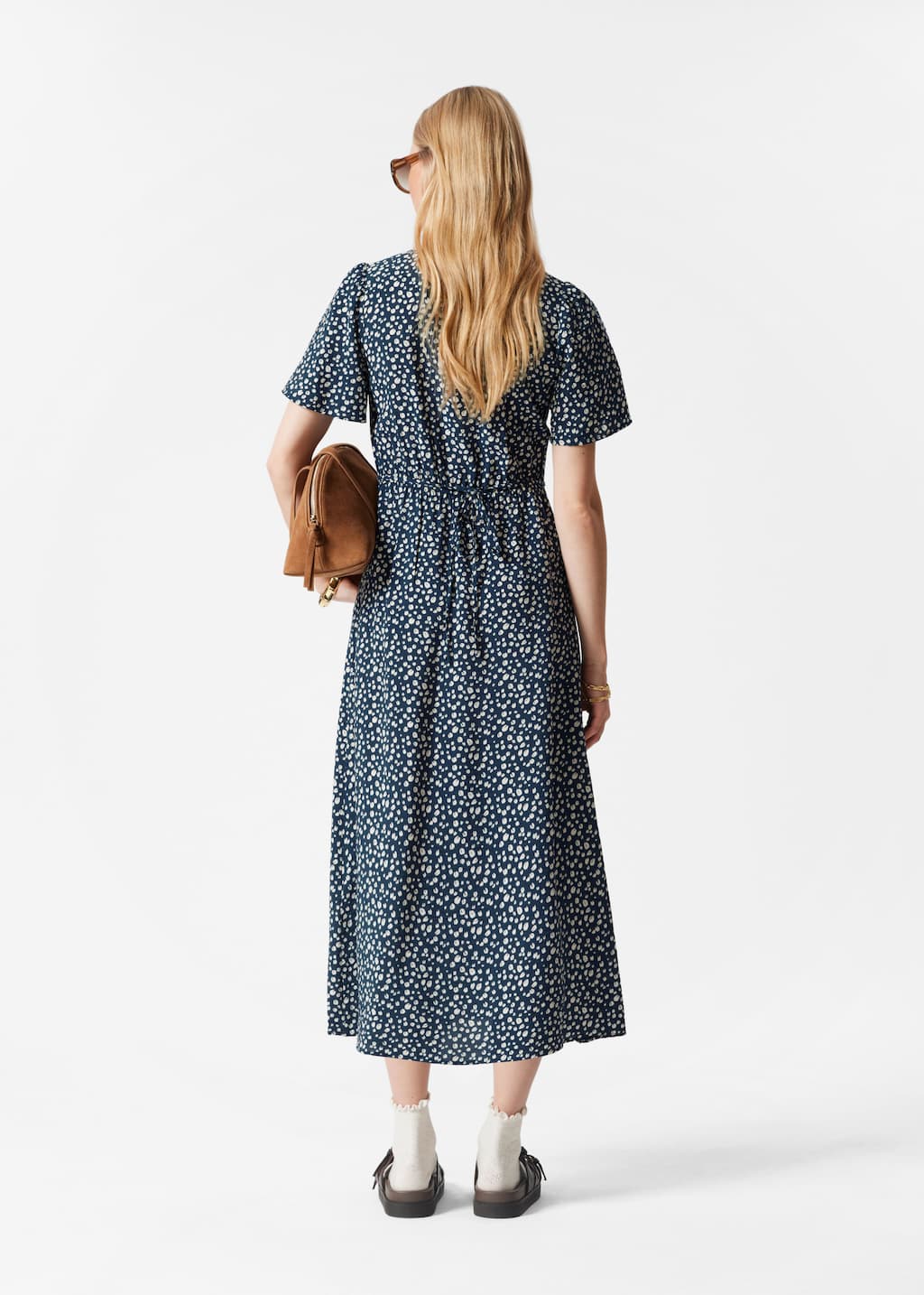 Image of Vestido midi con escote en pico