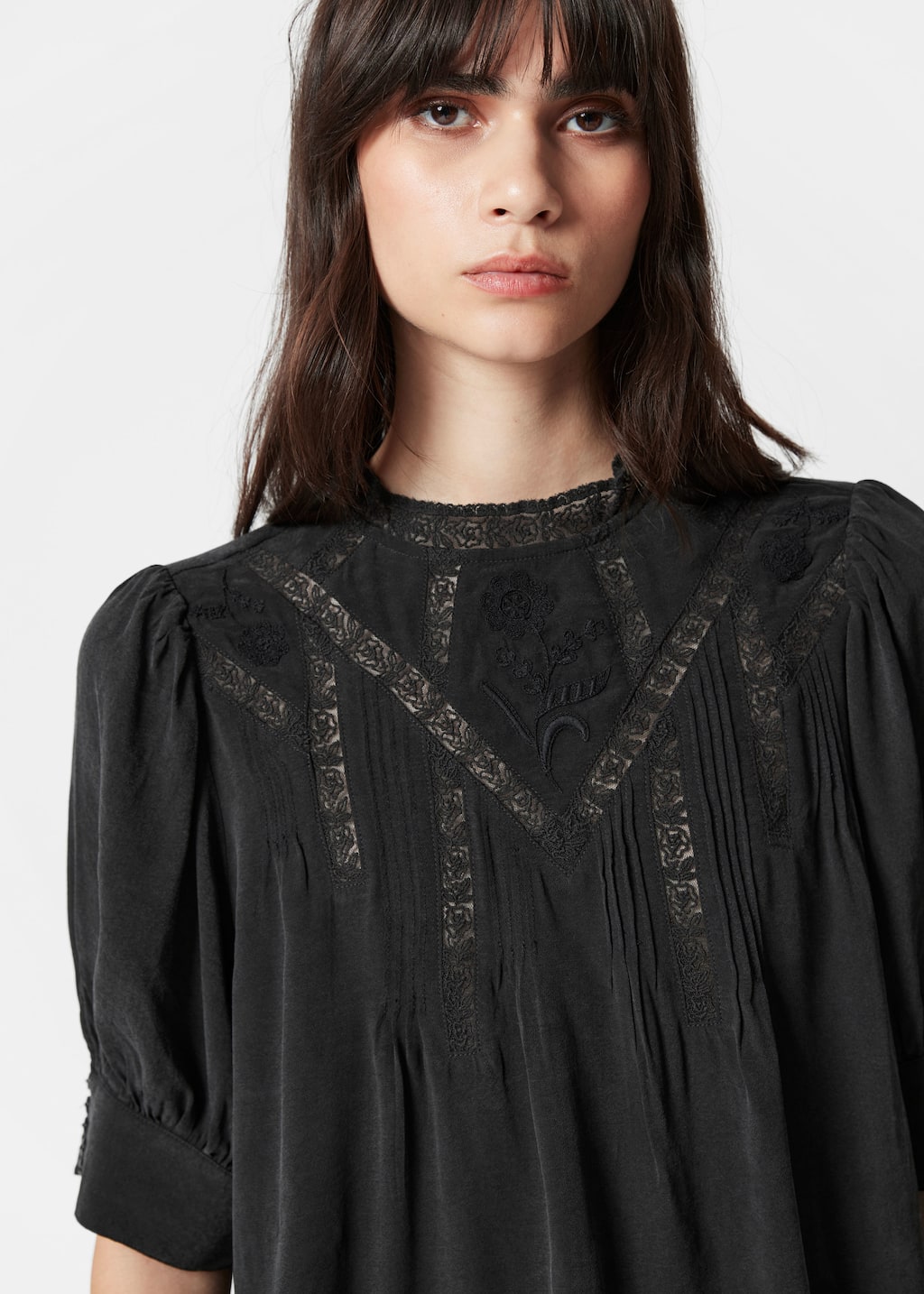 Image of Blusa in pizzo ricamata