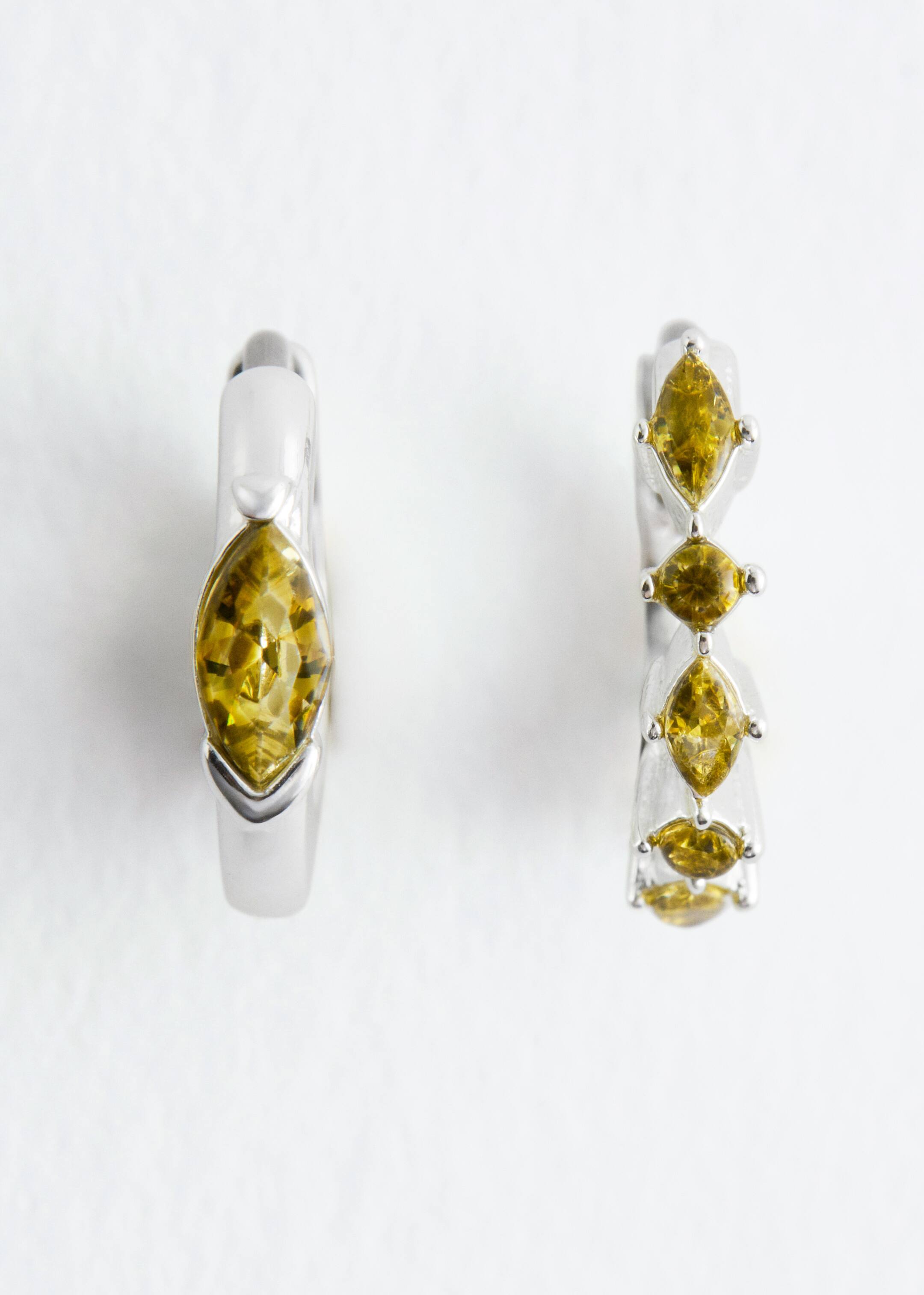 Visualizza immagine più grande: Set di orecchini a cerchio con cristalli - Argento/Verde kaki - DONNA | H&M IT 3
