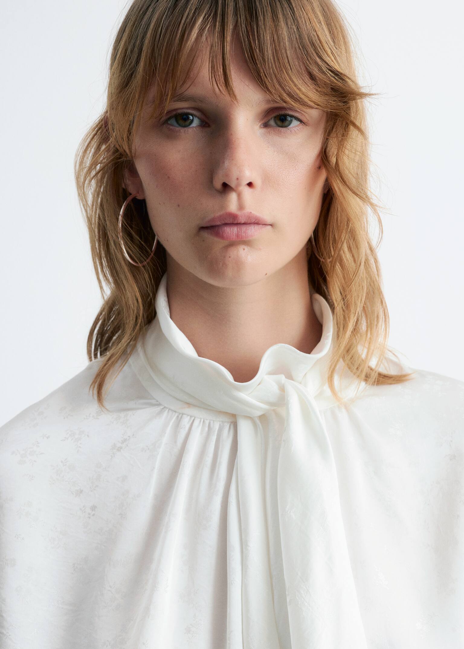 Bow-Collar Blouse - Branco/Azul claro - 5