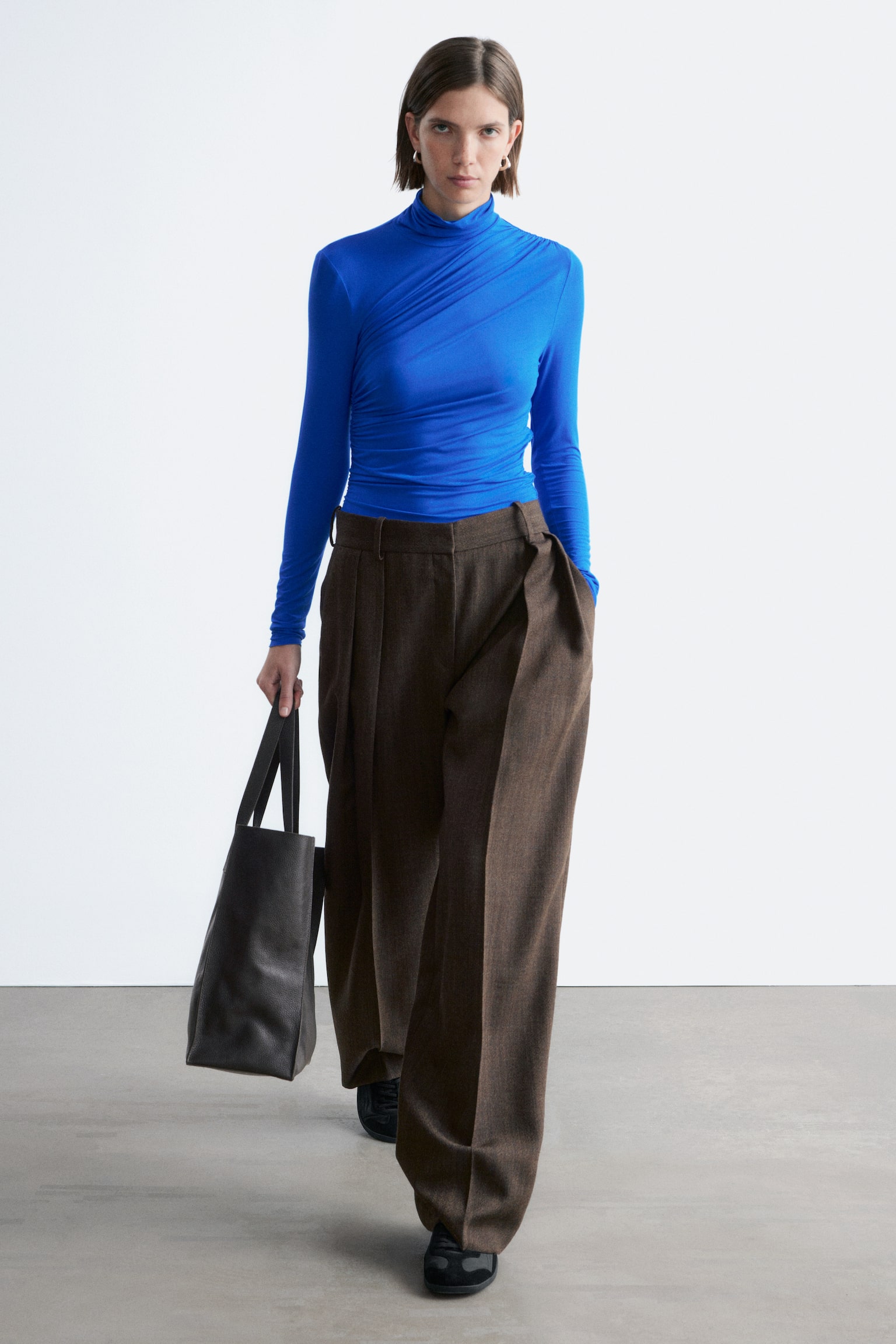 Dolcevita drappeggiato - Blu brillante/Giallo/Rosso - 3