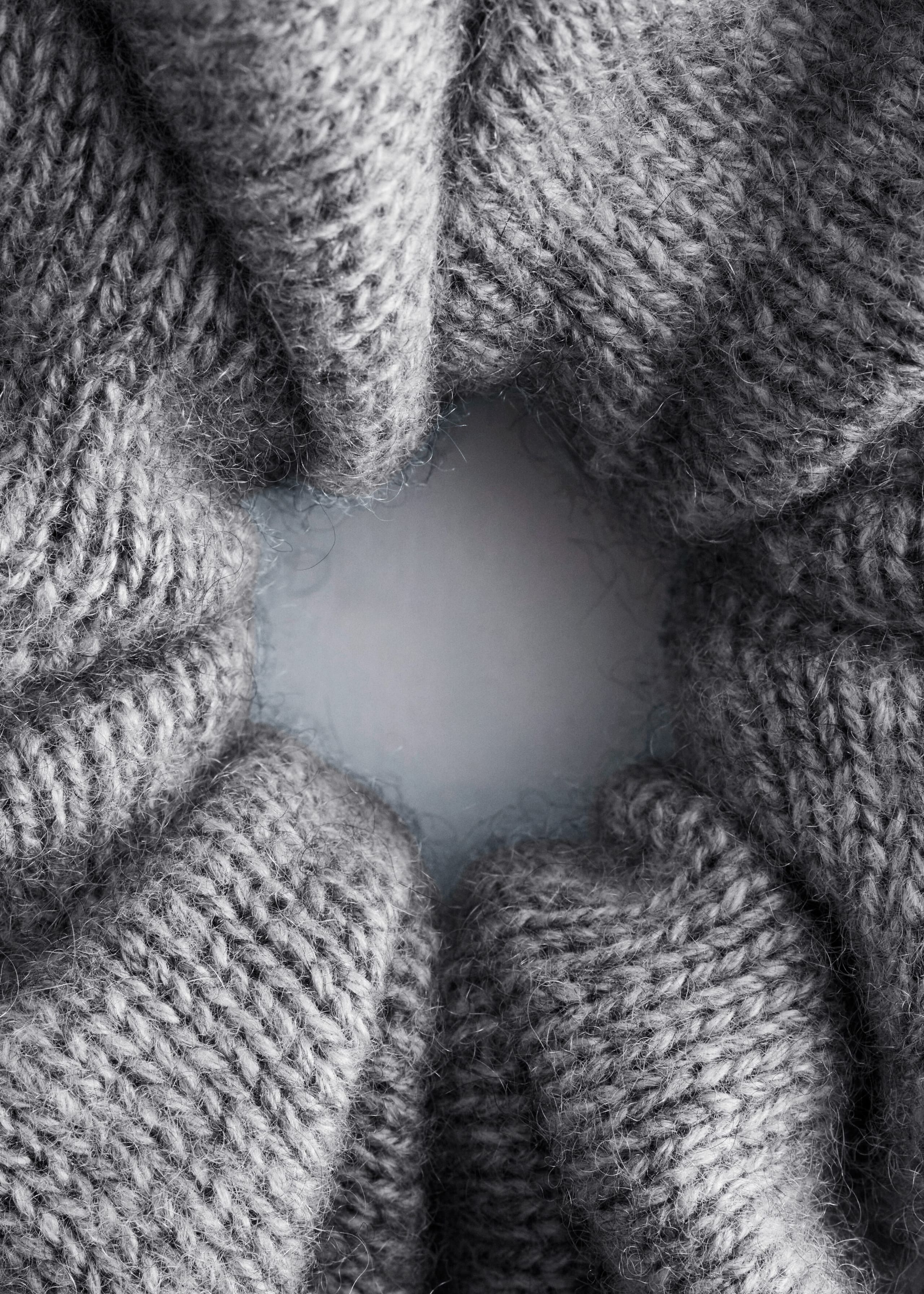 Wool-Blend Knitted Scrunchie - {{variantName}} - Descriptive Detail