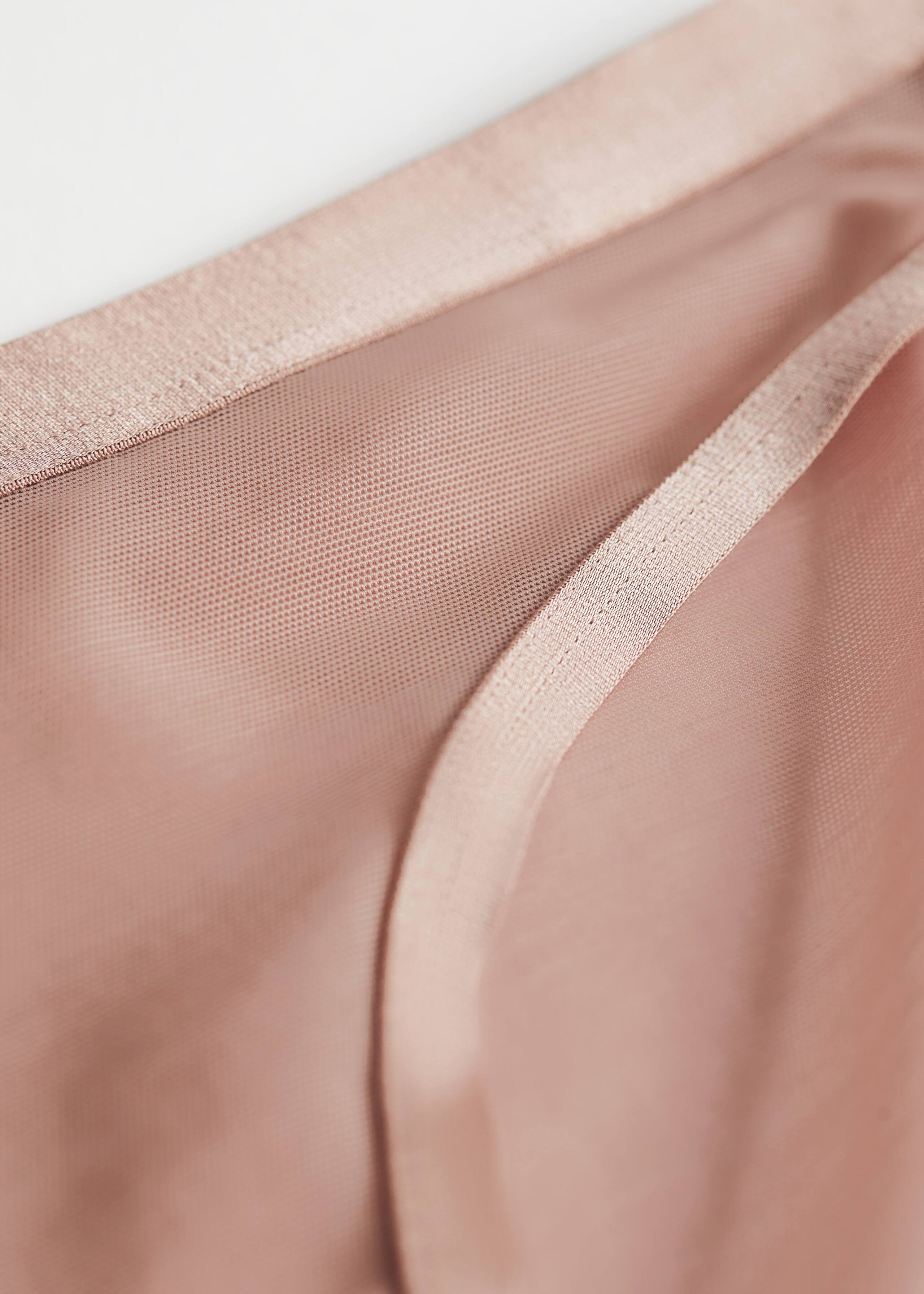 Sheer Mesh Briefs - {{variantName}} - Detalle descriptivo