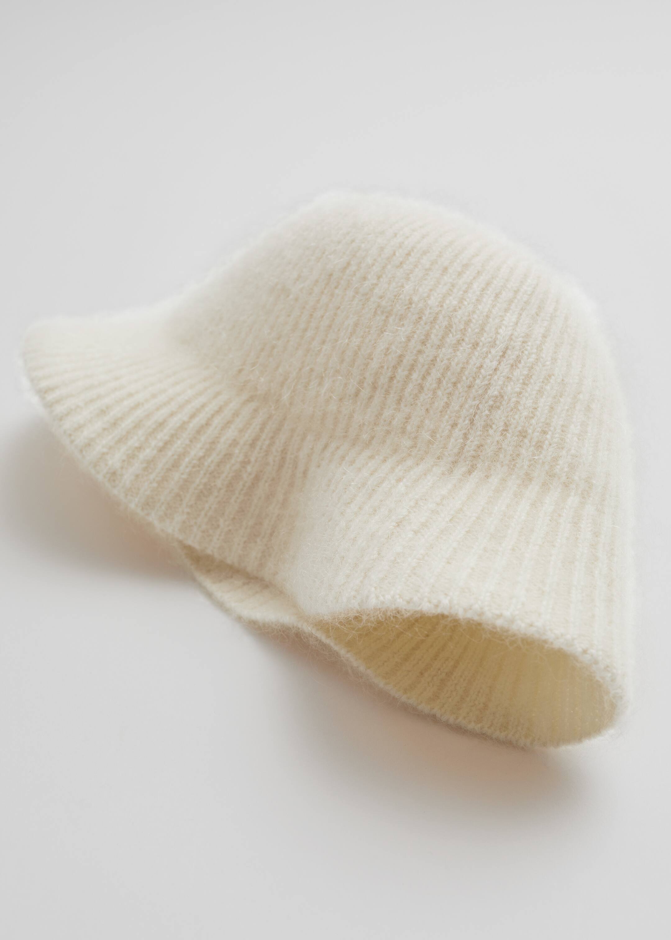 Ingrandisci l'immagine: Fuzzy Bucket Hat - Cream - DONNA | H&M CH 2