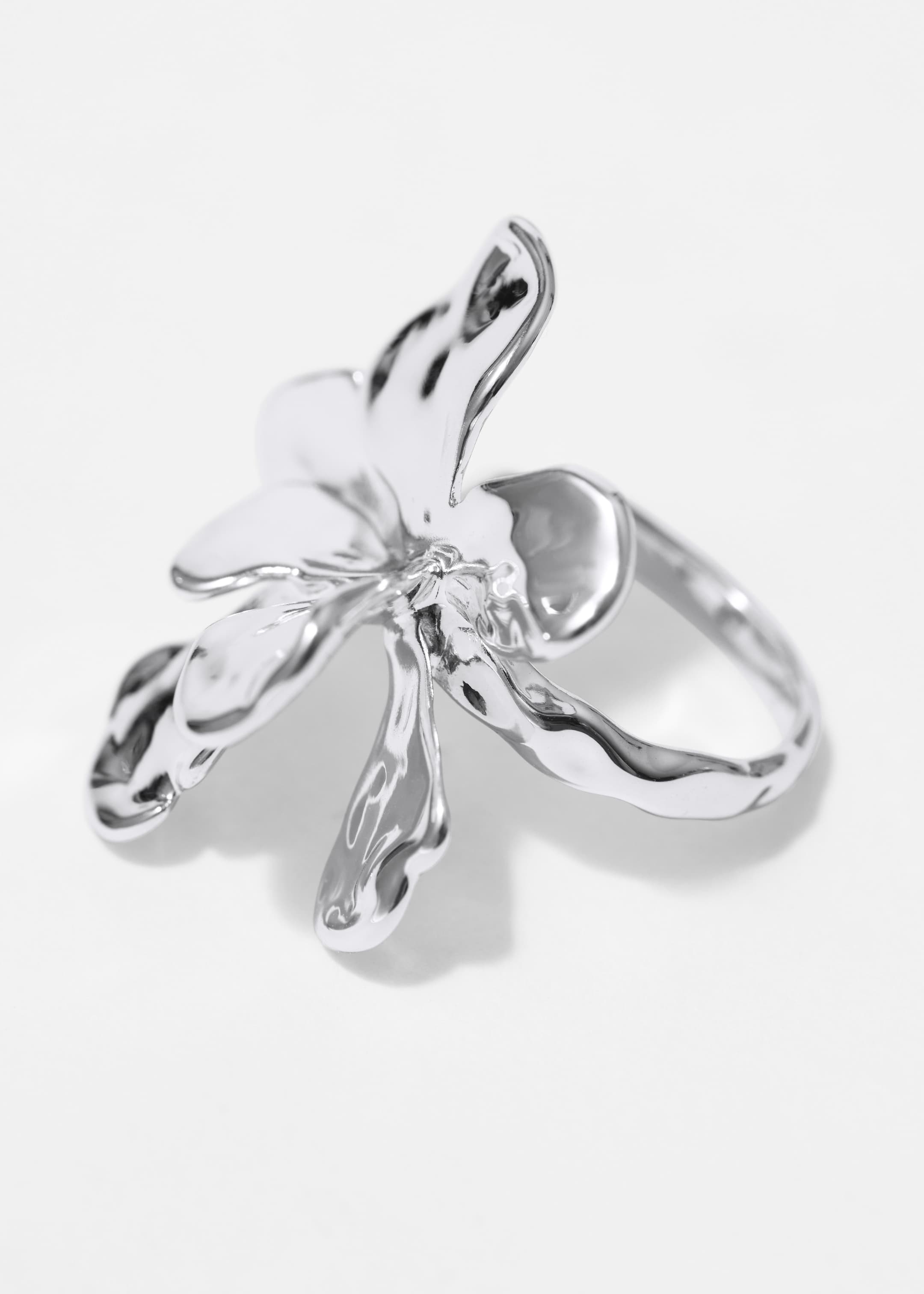 Visa större bild: Ring med blomma - Silver - DAM | H&M SE 3