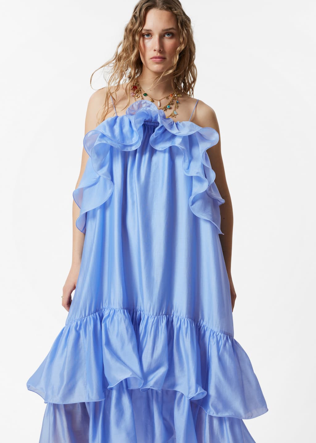 Image of Robe longue à volants aux épaules nues