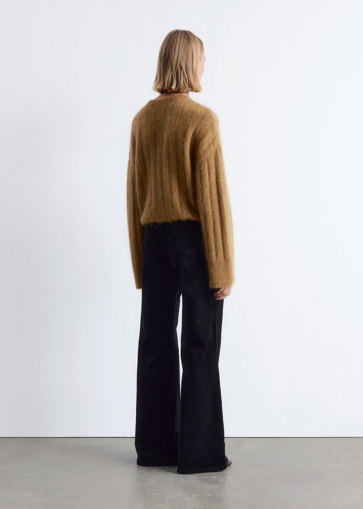 Pantaloni evazați din catifea reiată - Negru/Medium Brown - 5