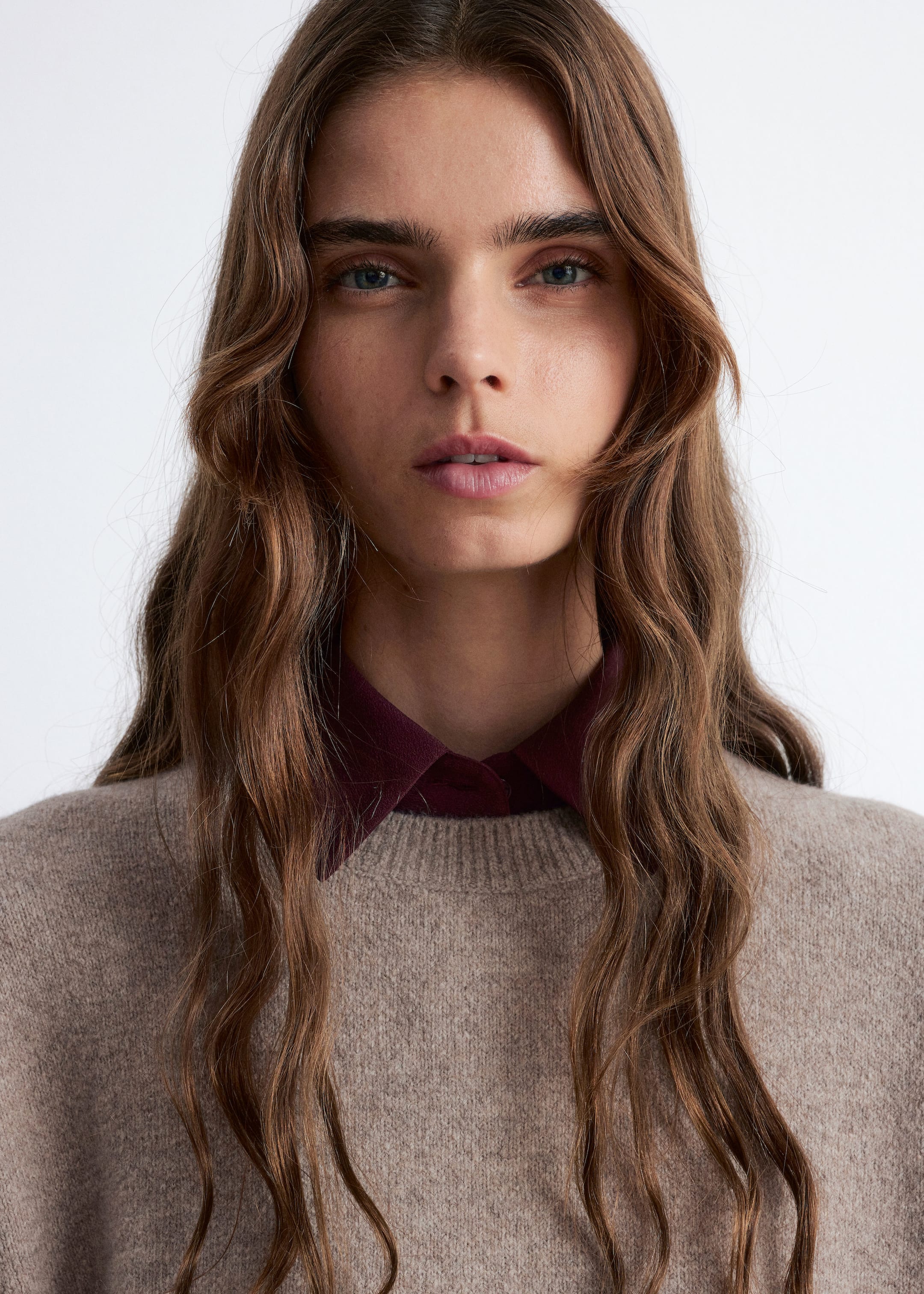 Visa större bild: Stickad tröja med avslappnad passform - Mullvad/beige - DAM | H&M SE 2
