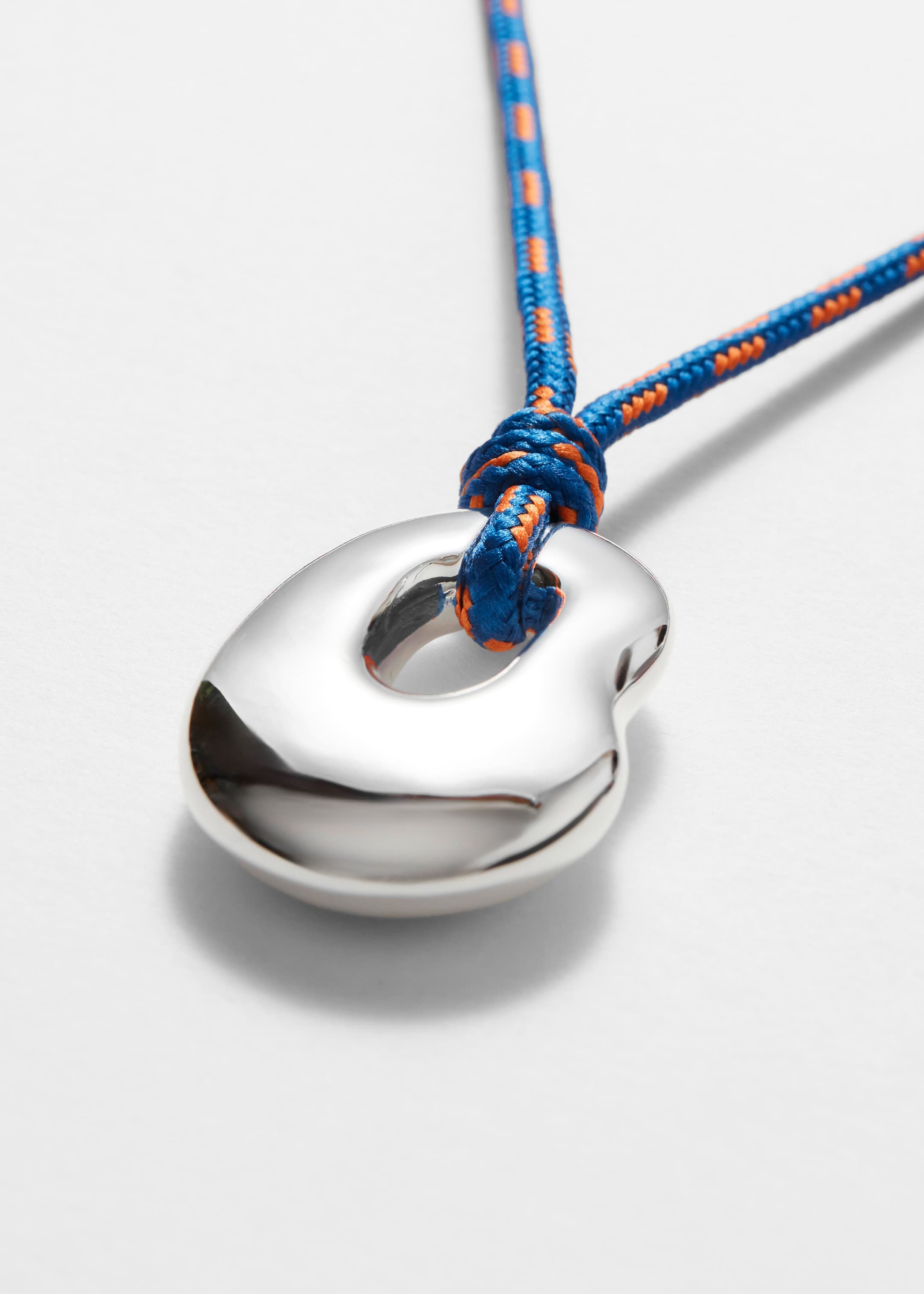 Grotere afbeelding bekijken: Koordketting met gemodelleerde hanger - Helderblauw/zilver - DAMES | H&M NL 4