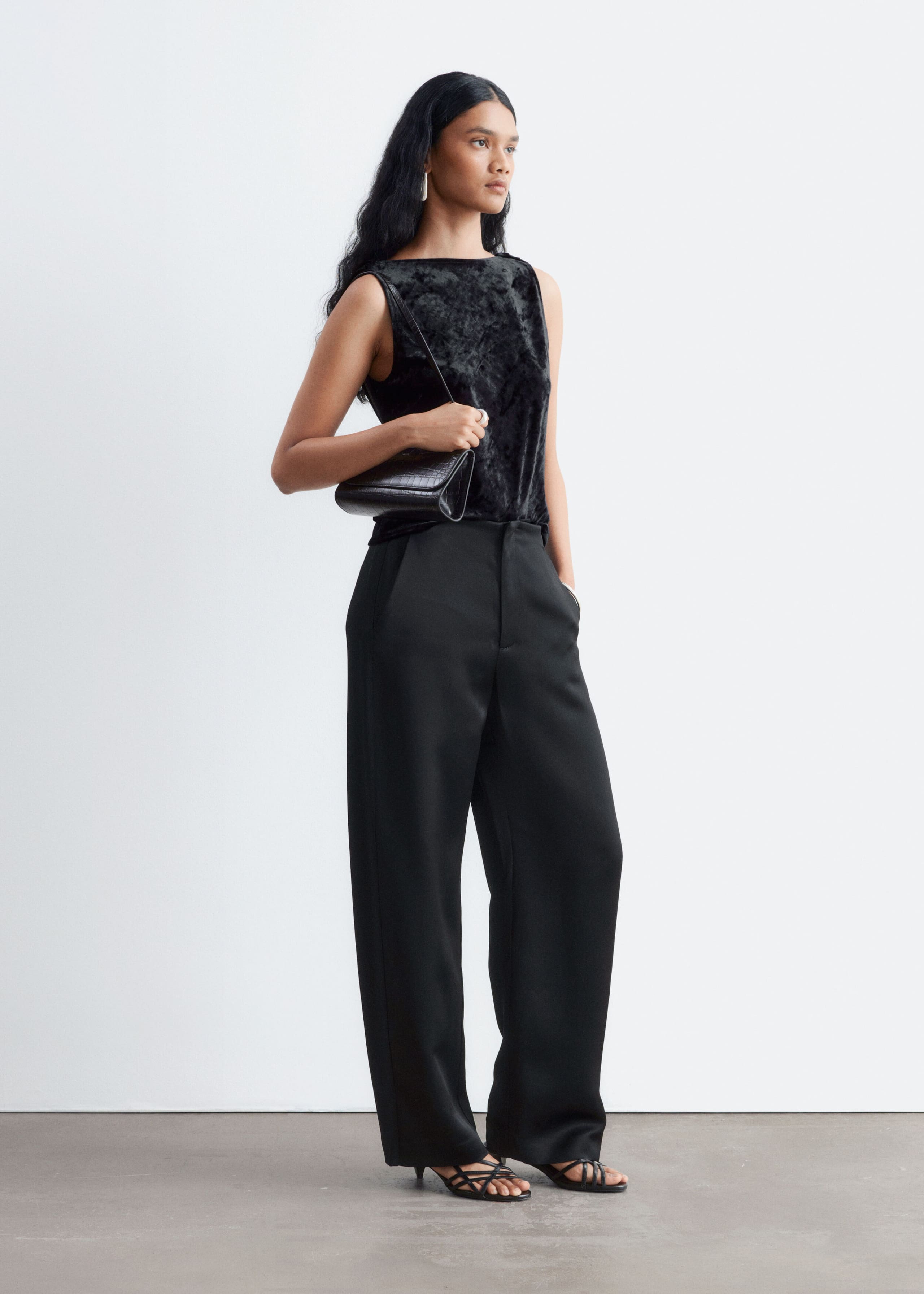 Relaxed Barrel Trousers - Black - Lookbook