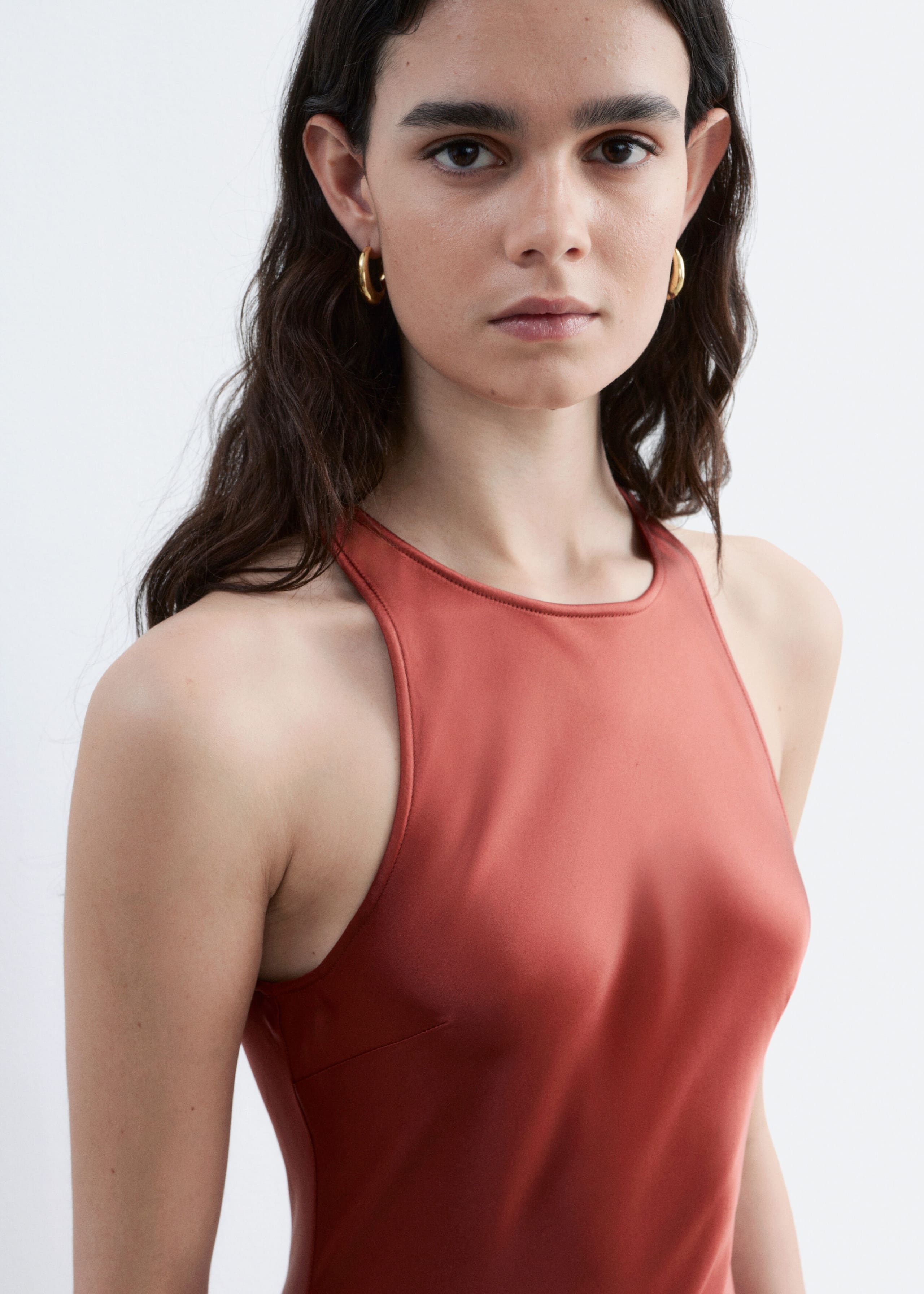 Ärmelloses Midikleid aus Satin - Rosa - Lookbook