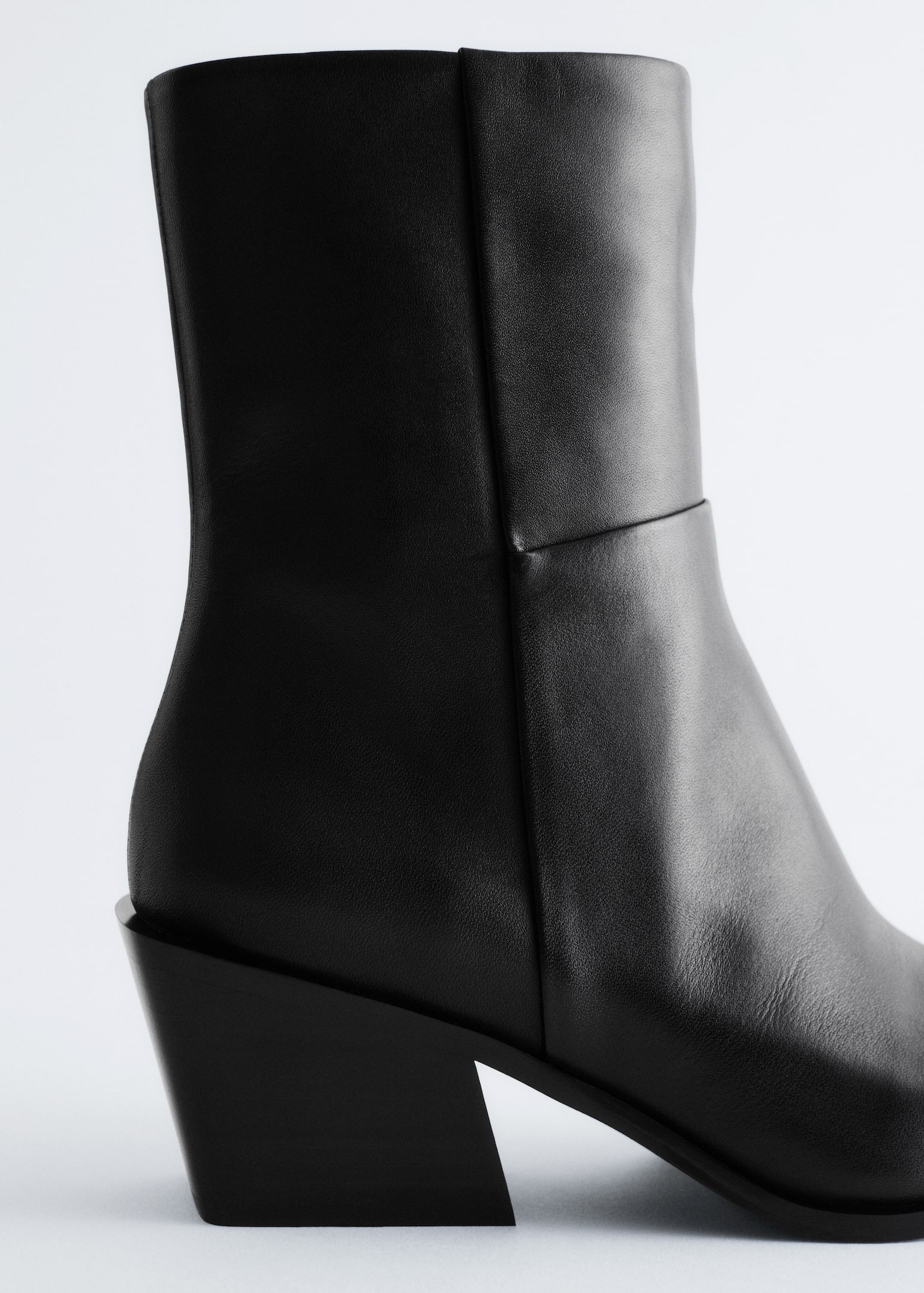 Sleek Leather Cowboy Boots - Preto/Castanho - 3
