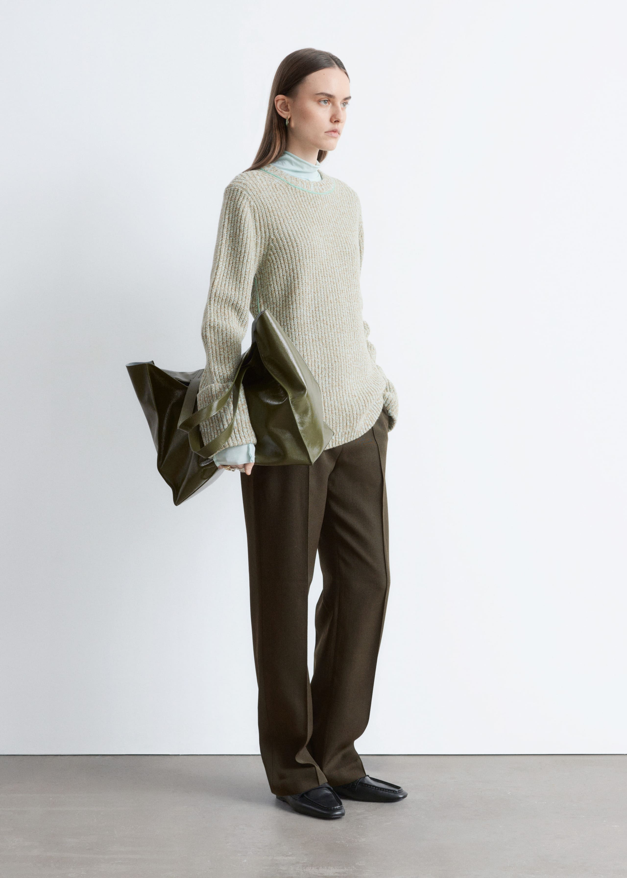 Image of Maglione in lana con cuciture a contrasto