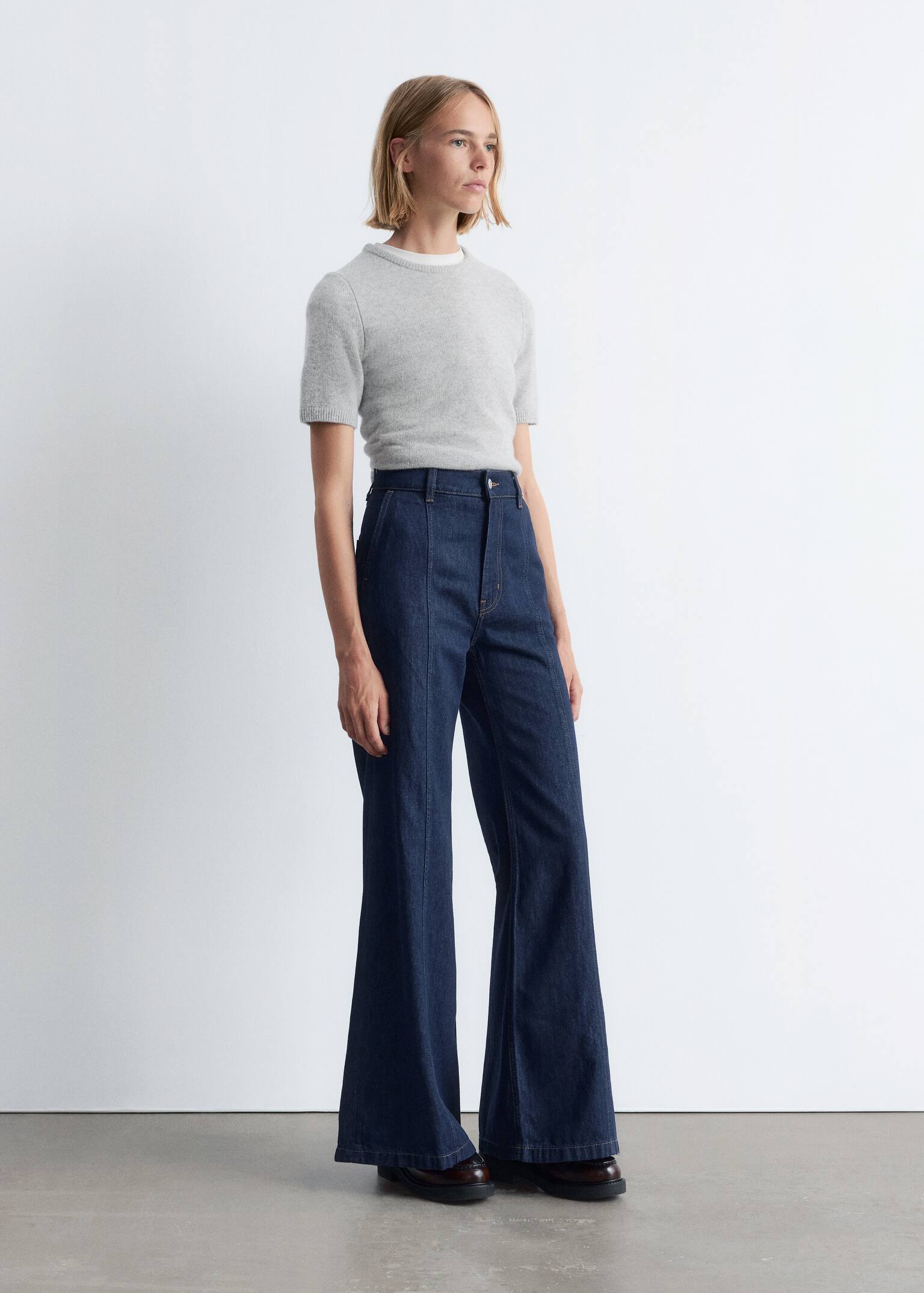 Bootcut-Jeans mit französischer Naht - Mittelblau - 7