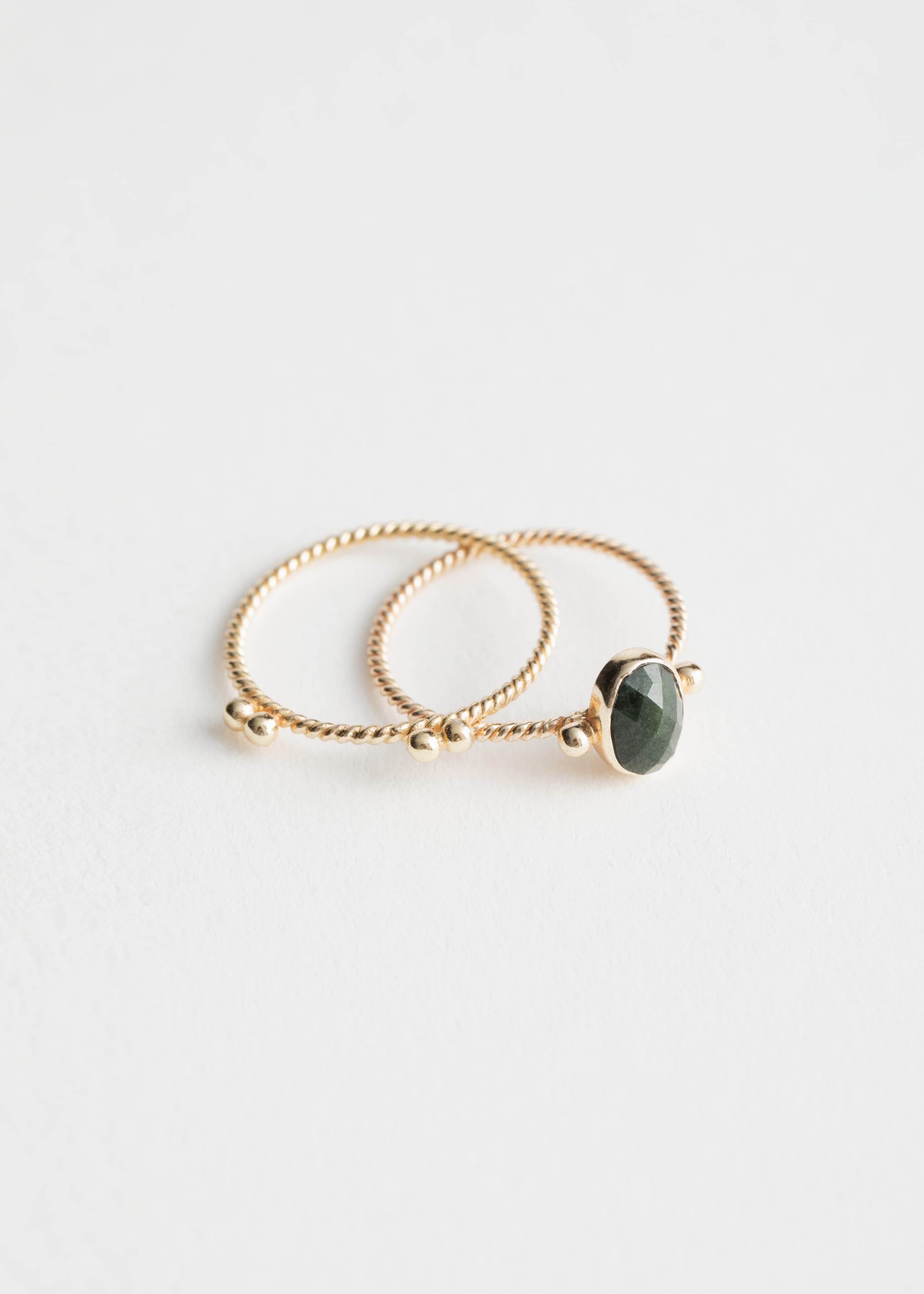 Ringset mit Schmuckstein - Dunkelgrün - Stillleben
