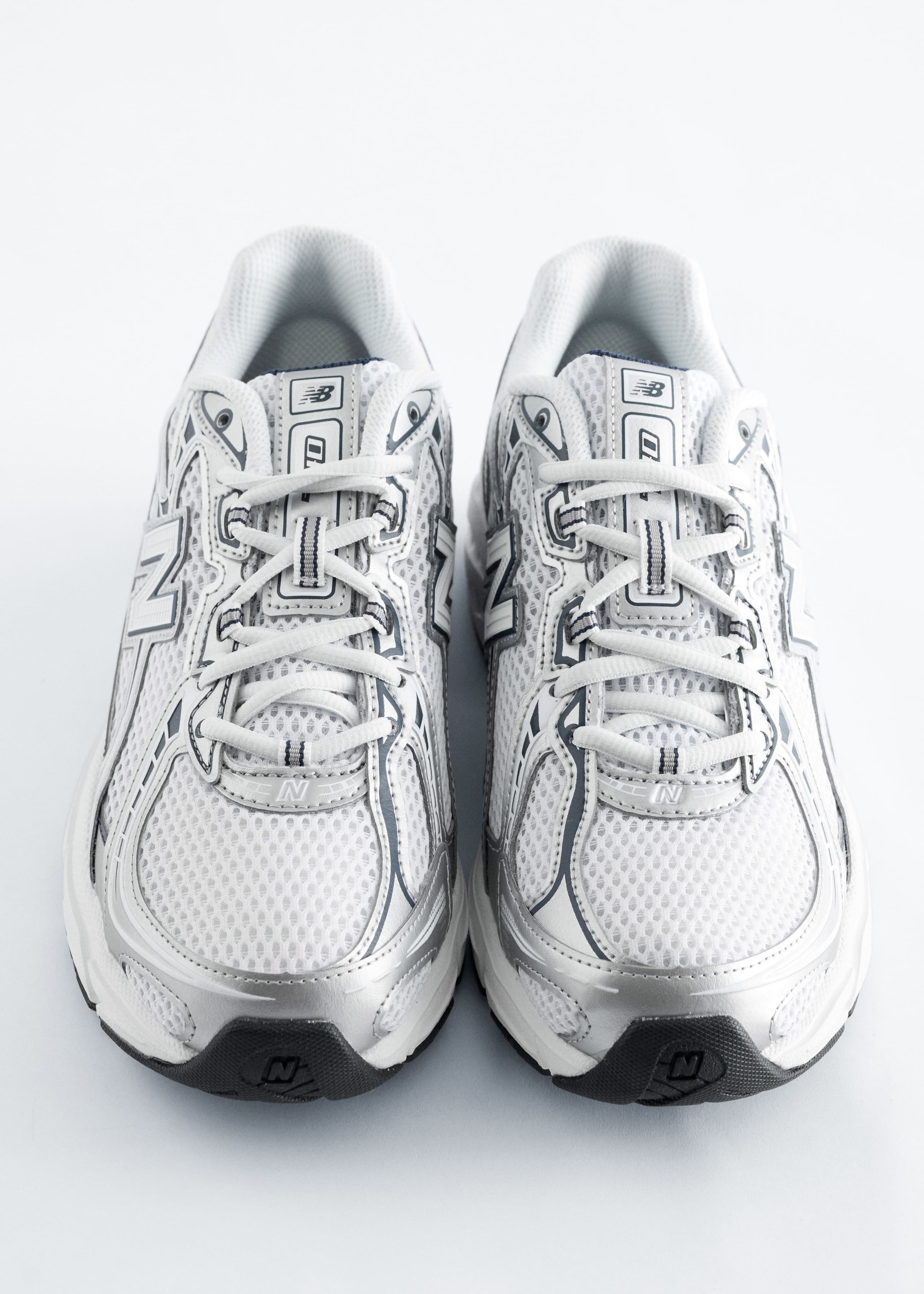 New Balance 740 Sneaker - Blau/Weiß - Stillleben