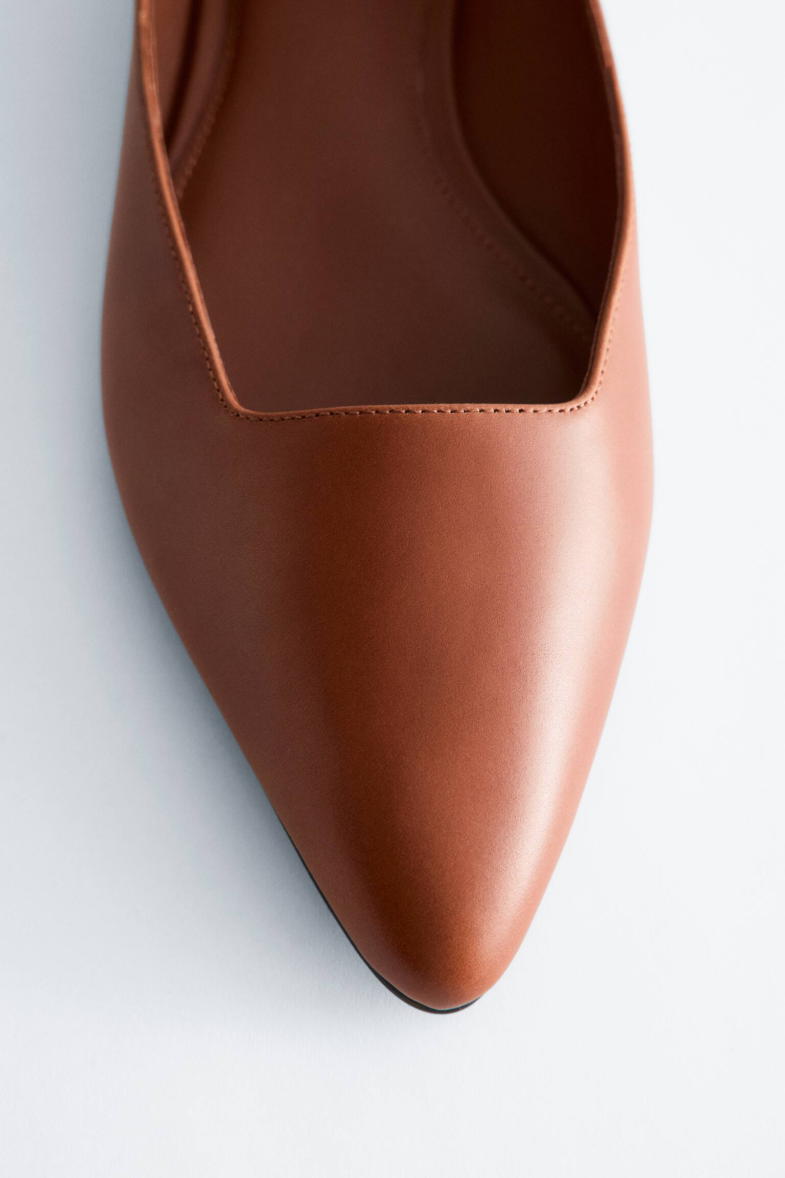 נעלי בלט שטוחות מעור עם רצועות מוצלבות - חום/לבן - 6