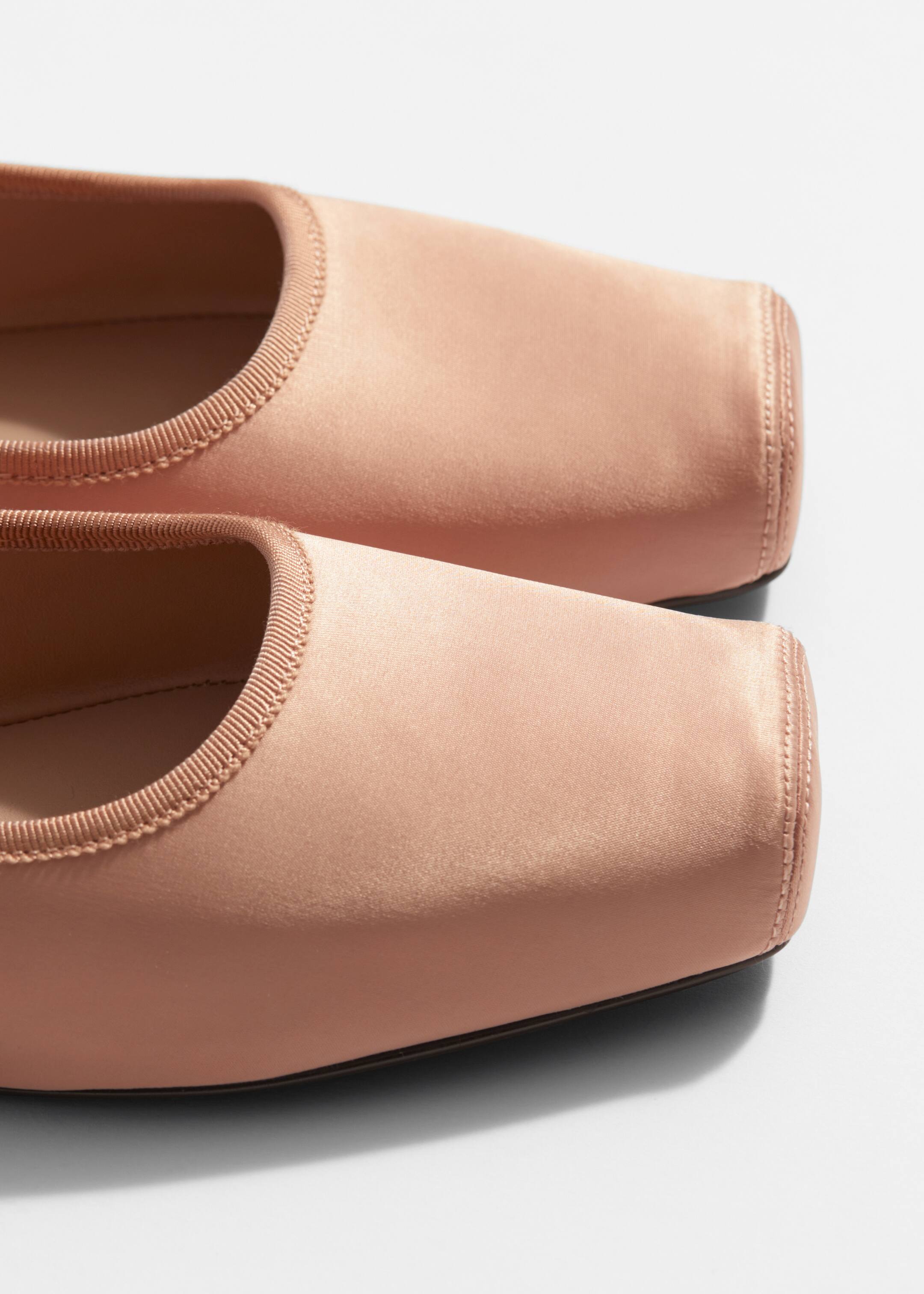 Visa större bild: Ballerinaskor med fyrkantig tå - Gammelrosa - DAM | H&M SE 4