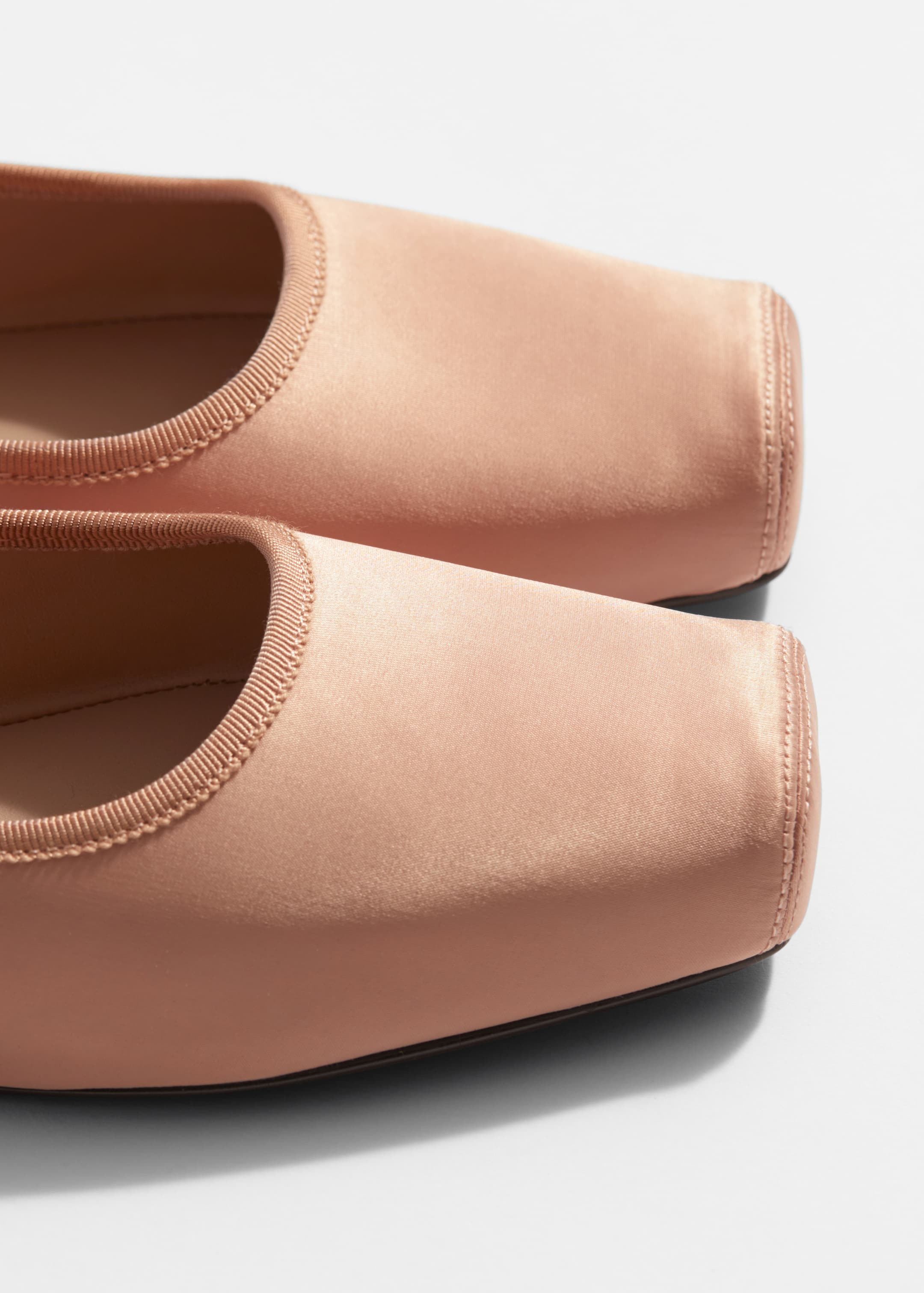 Visa större bild: Ballerinaskor med fyrkantig tå - Gammelrosa - DAM | H&M SE 4