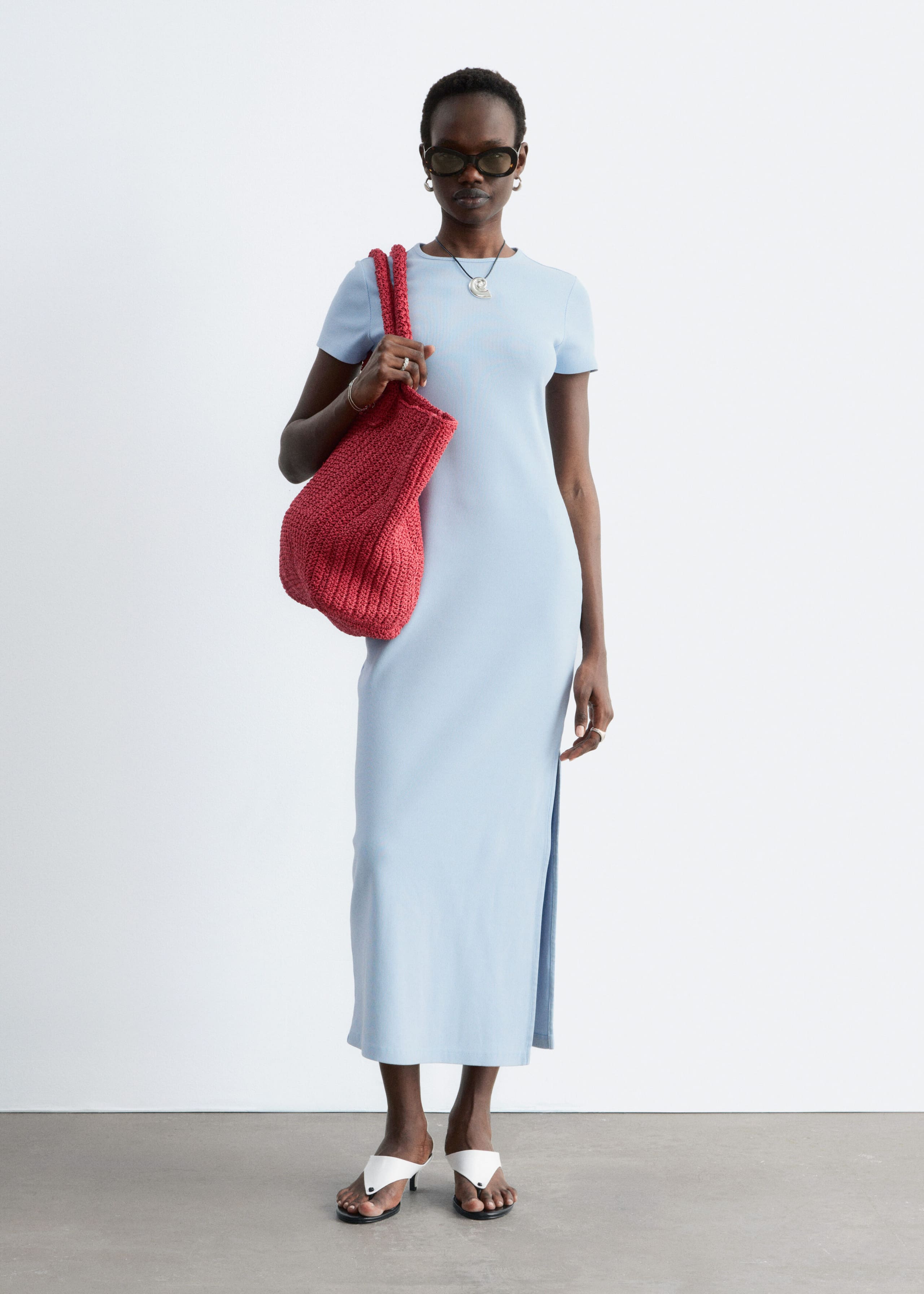 Midiklänning i trikå – Dov salviagrön – lookbook