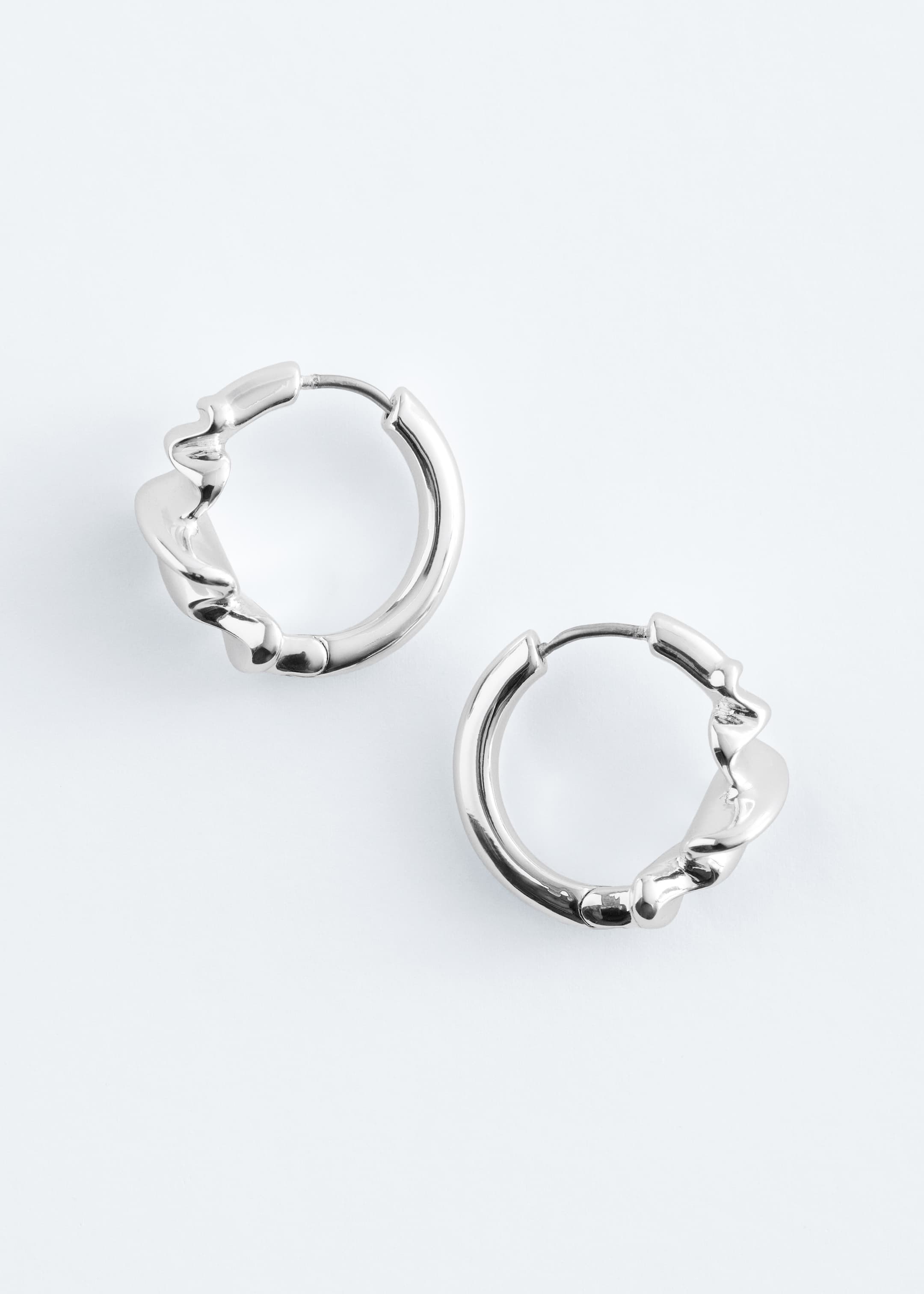 Visualizza immagine più grande: Wrinkled-Look Small Hoop Earrings - Silver - DONNA | H&M IT 1
