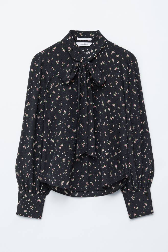 Blouse en soie à nœud lavallière - Noir à motif fleuri - 1