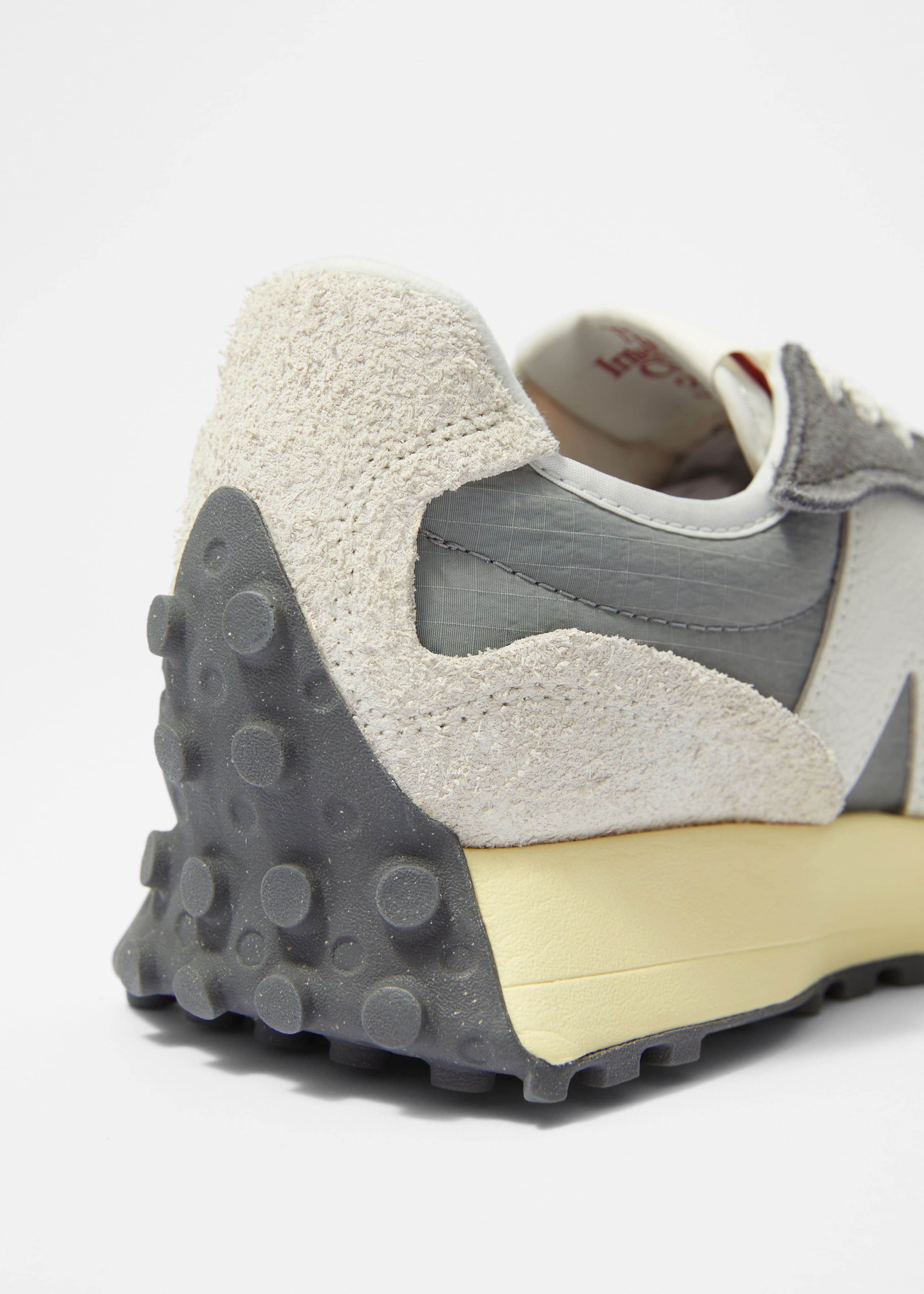 Baskets New Balance 327 - {{variantName}} - Descriptive Detail
