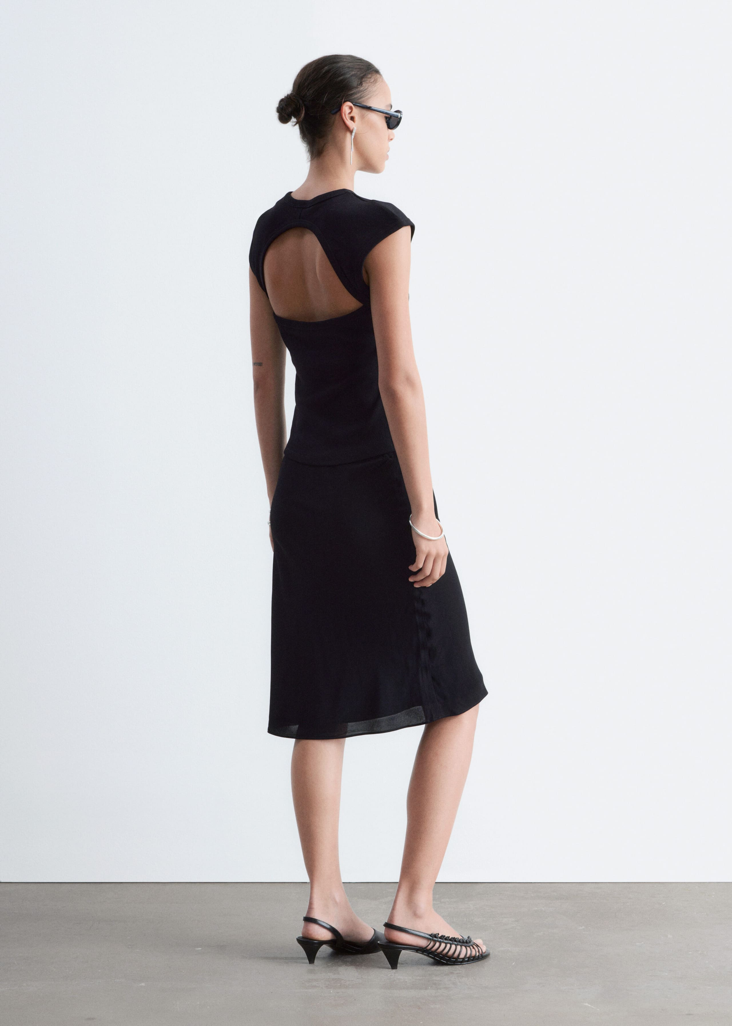 Open-Back Ribbed Top - Black - Still Life