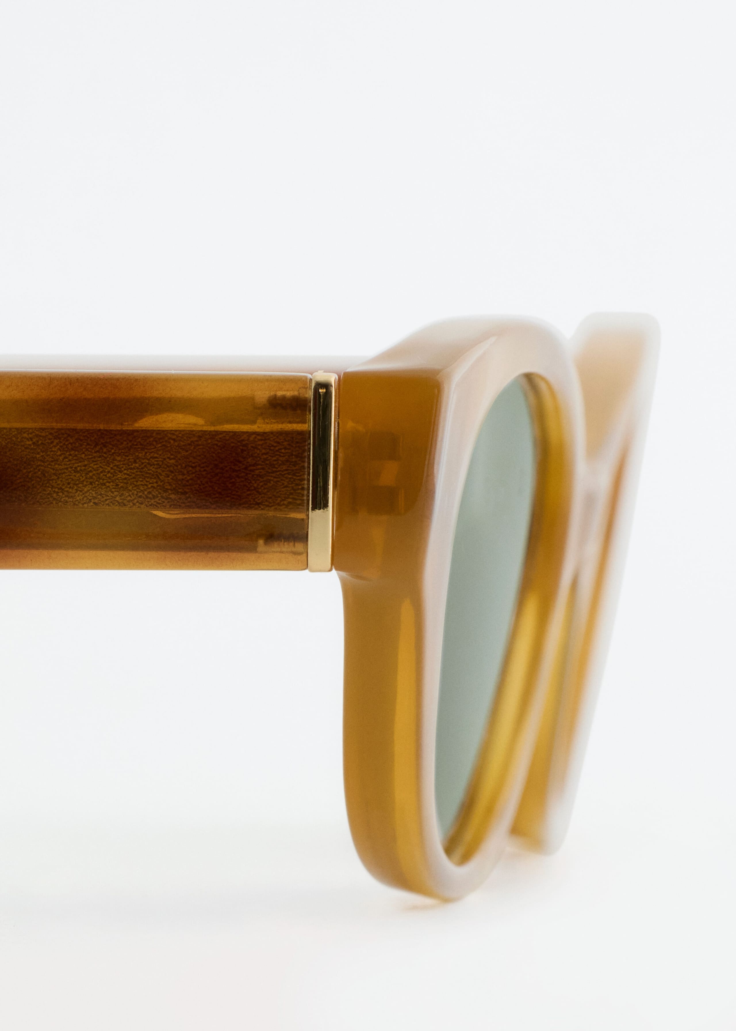 Oval Frame Sunglasses - {{variantName}} - Descriptive Detail