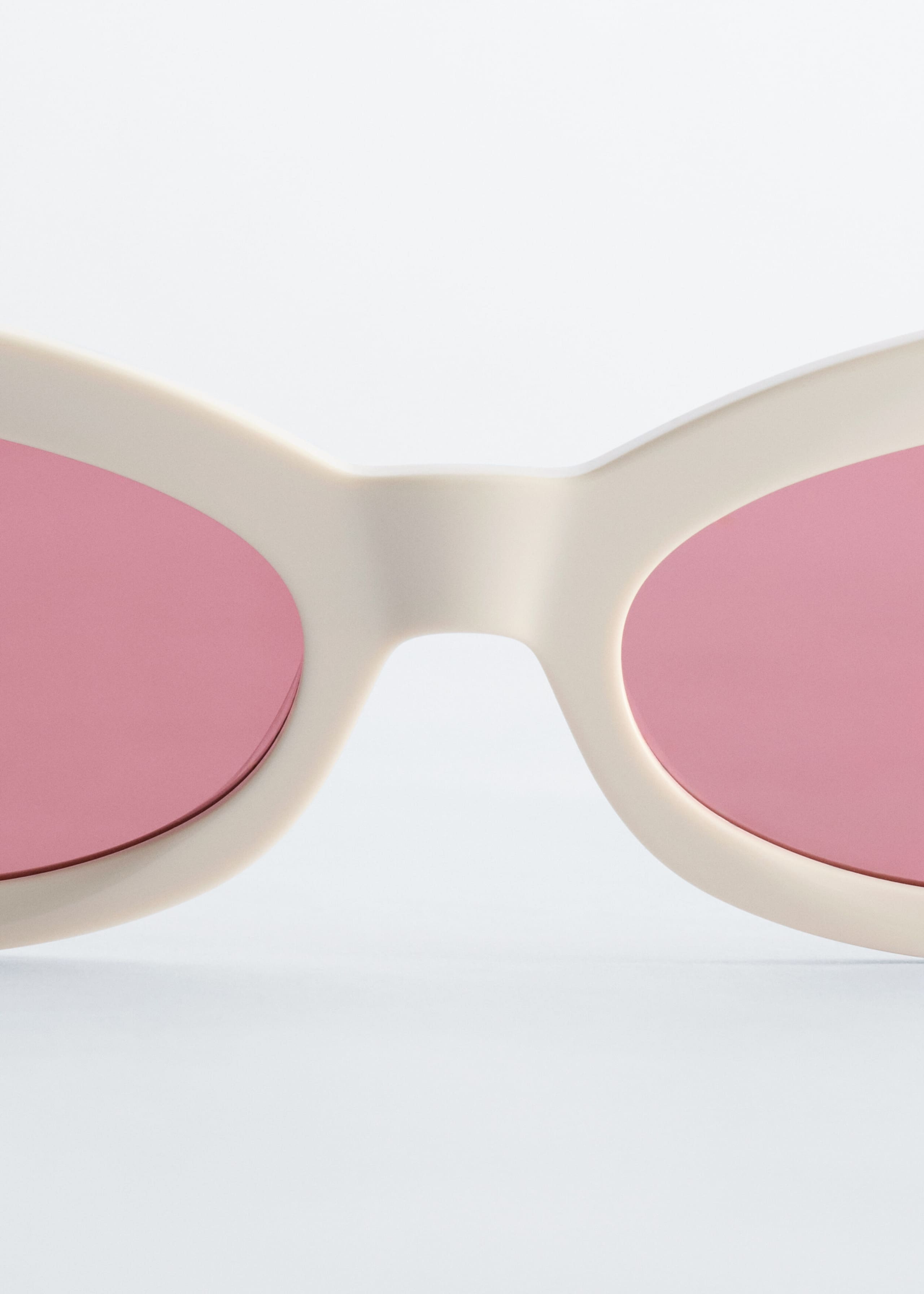 Image of Ovale Cat-Eye-Sonnenbrille