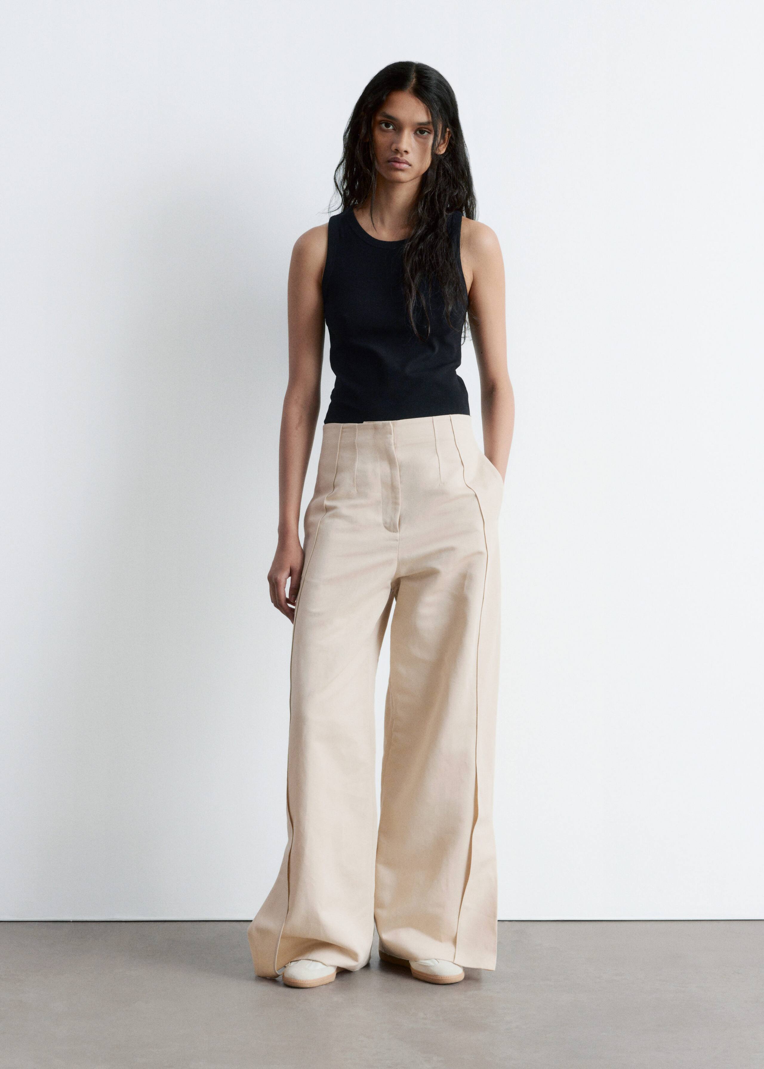 Figurbetontes Tanktop - Schwarz - Lookbook