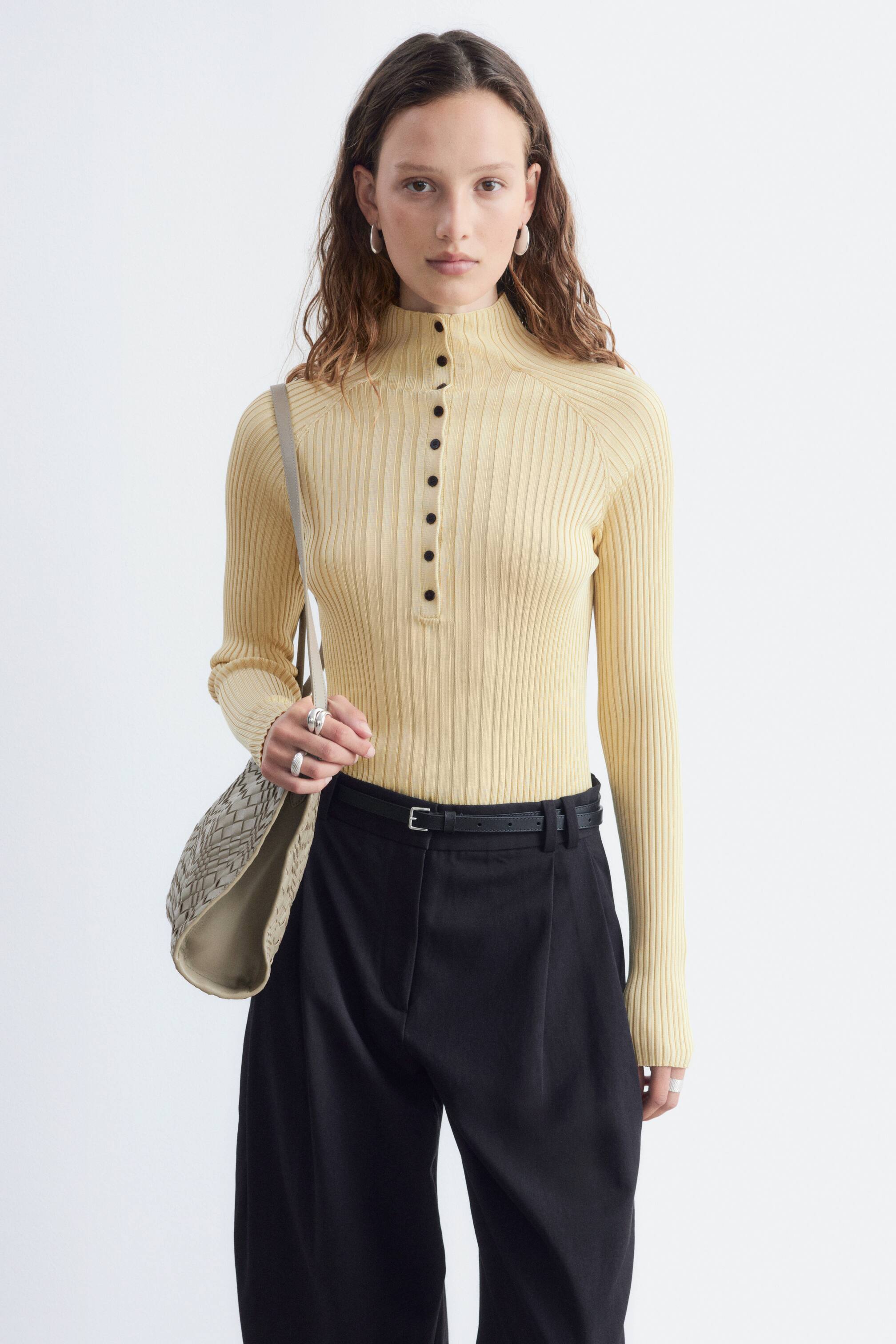 Ver imagen más grande: Top de punto de canalé - Crema - MUJER | H&M ES 1