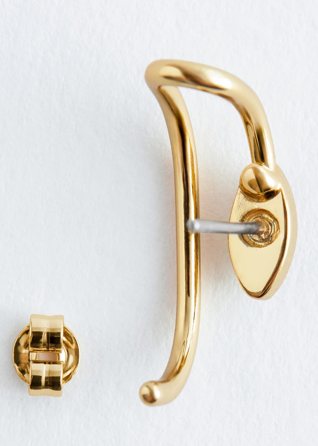 Image of Pendientes de botón con detalle ear-cuff