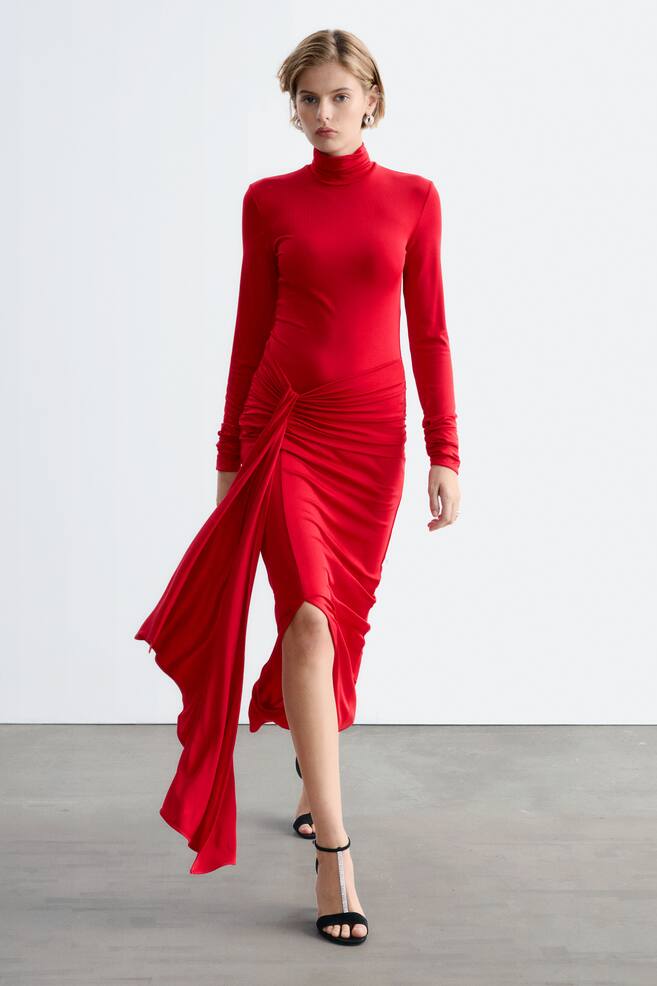 Jerseykleid mit Drapierung an der Taille - Rot - 1
