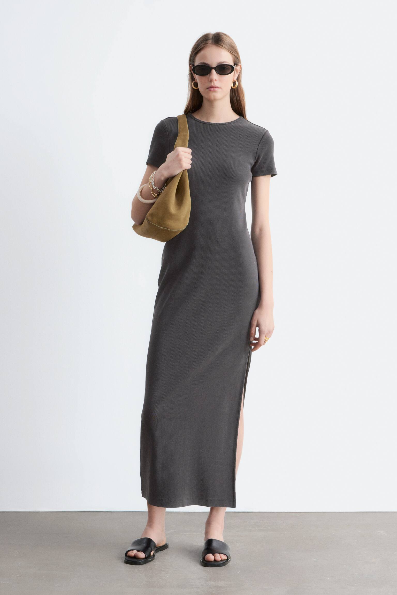 Dżersejowa sukienka midi - Czarny/Niebieski/Przydymiony szałwiowy - 3