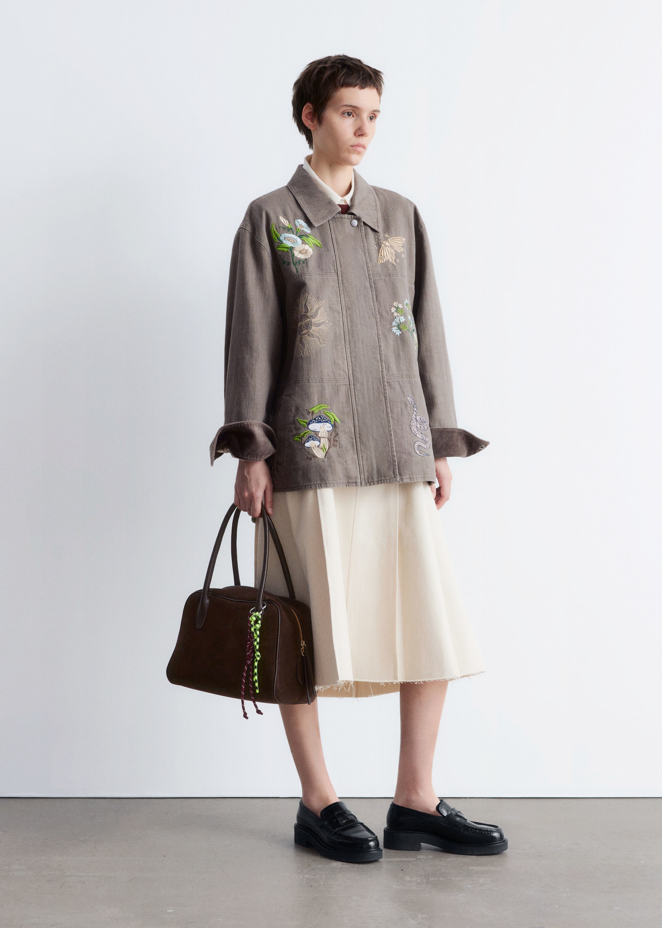Se større billede: Broderet skjortejakke - Gråbrun / broderi - DAME | H&M DK 4