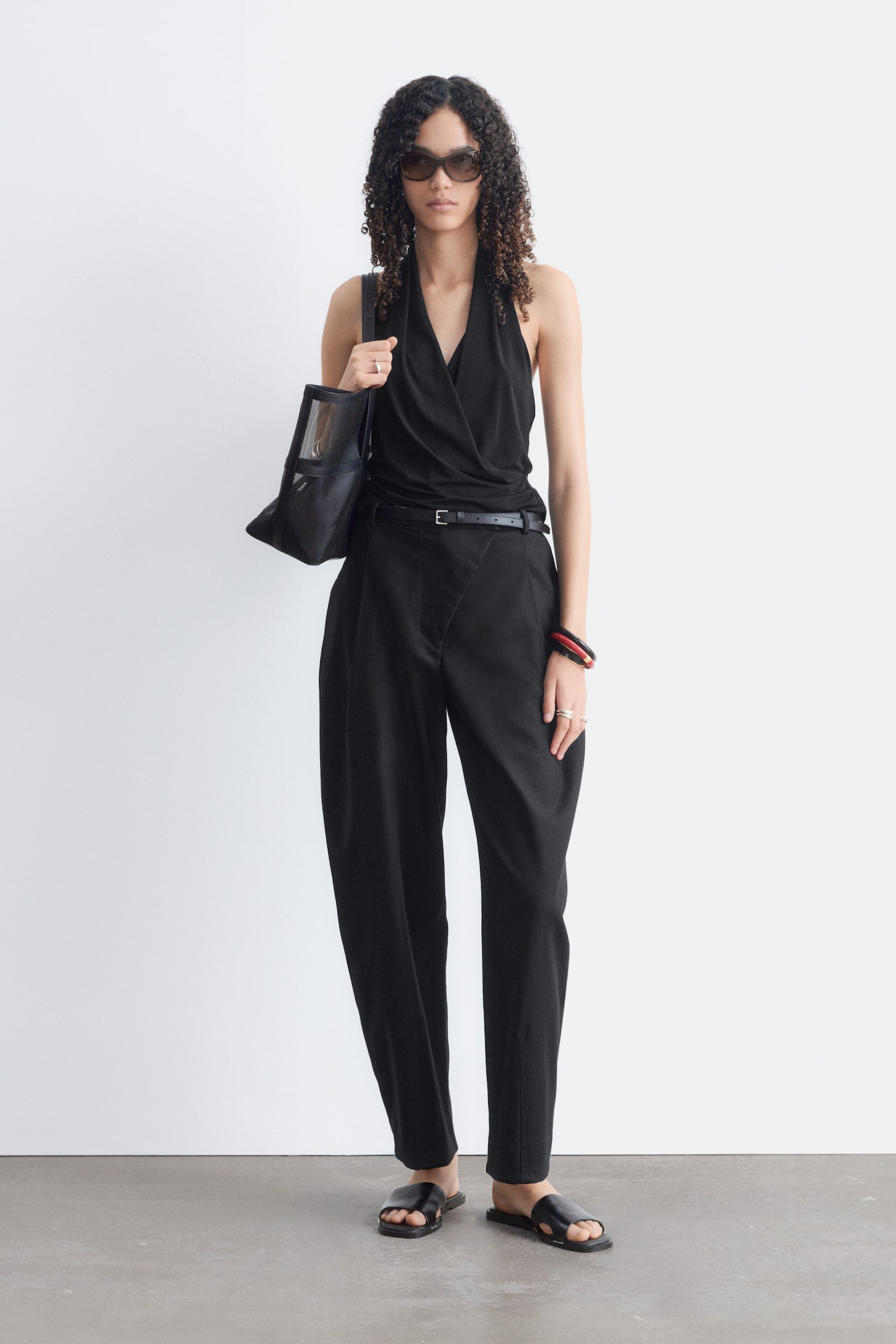 Barrel-Leg Trousers - Black/Light Beige - 1