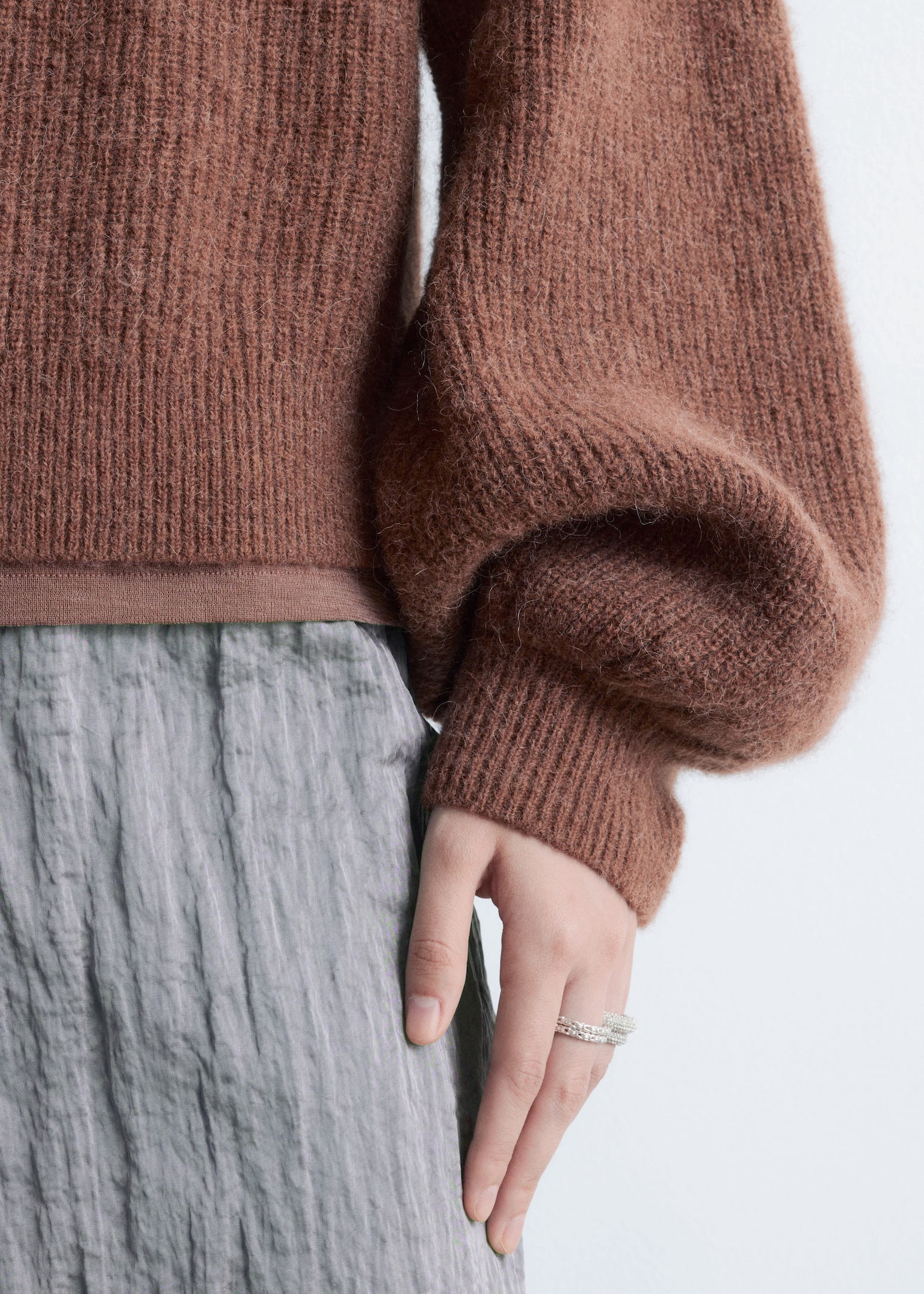 Pullover mit Ballonärmeln aus Alpaka-Mix - Braun/Navyblau/Rot - 6