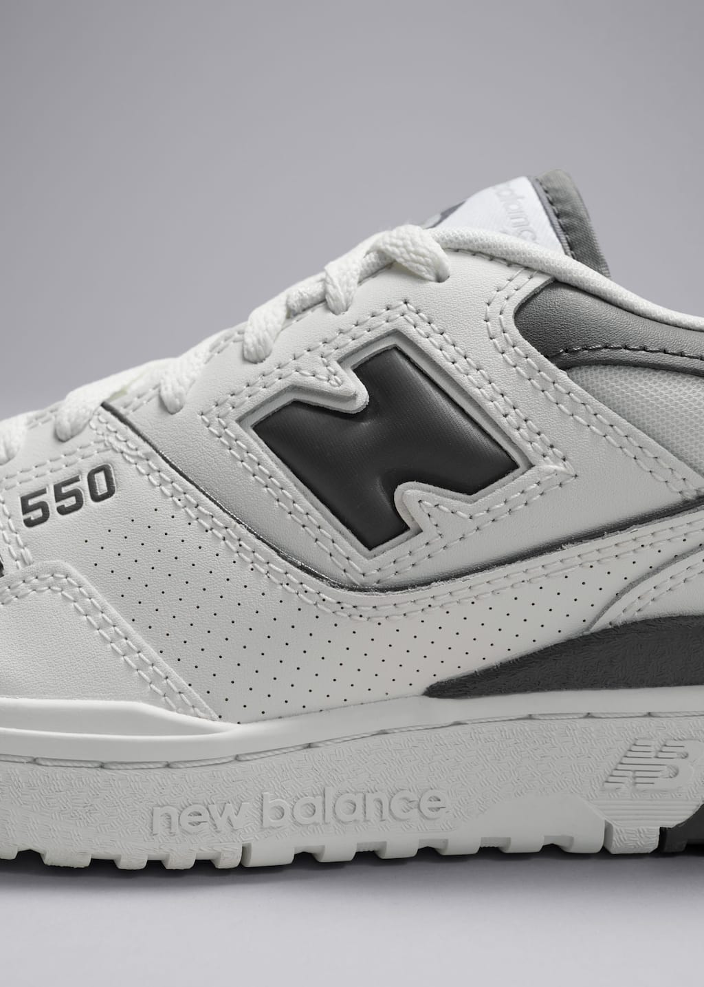 Zapatillas deportivas New Balance 550 C - {{variantName}} - Detalle descriptivo