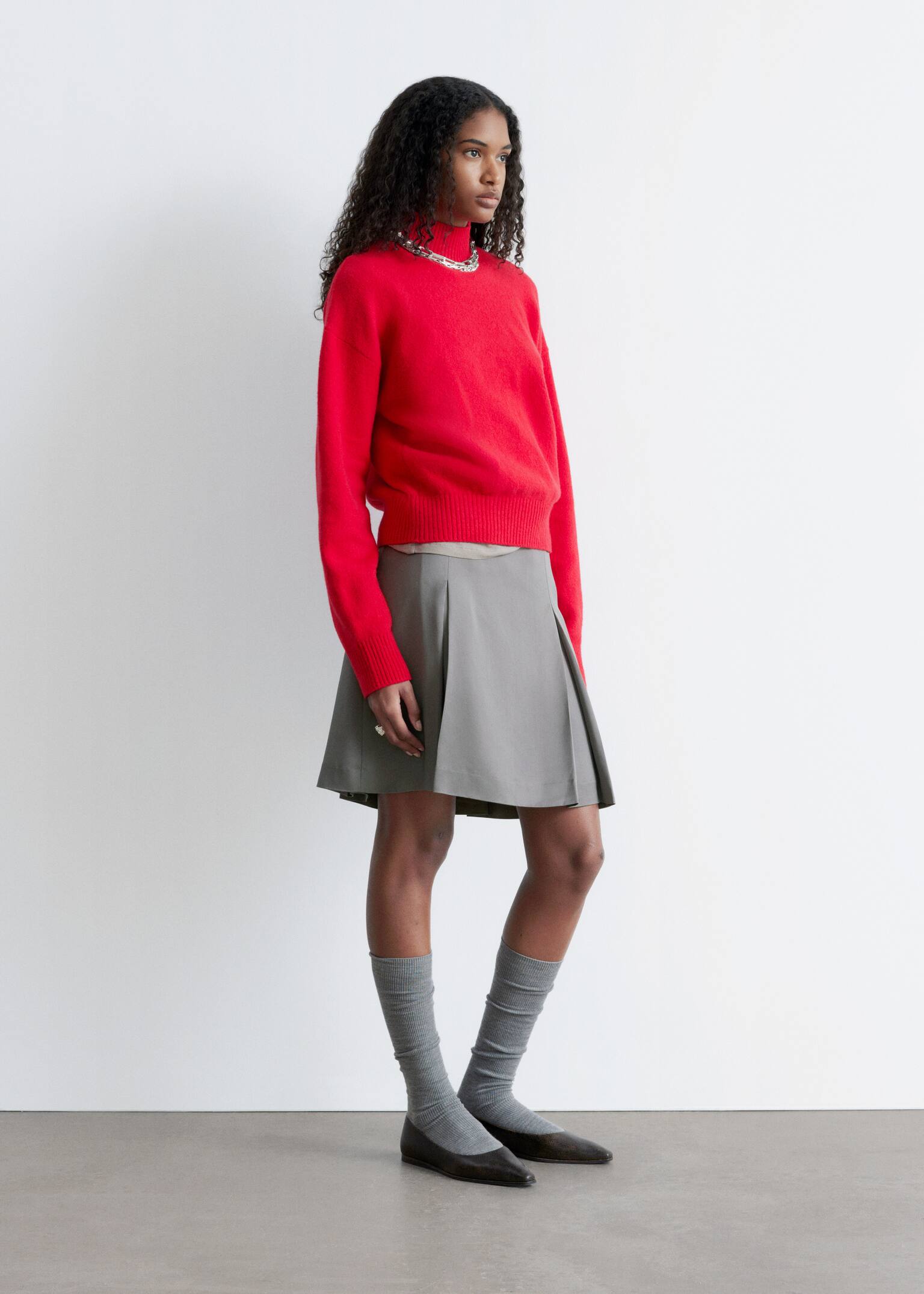 Rolákový svetr - Jasně červená/Bordó/Tmavě béžová/Růžové/Bright Blue/Černá/Tmavý krtek - 1