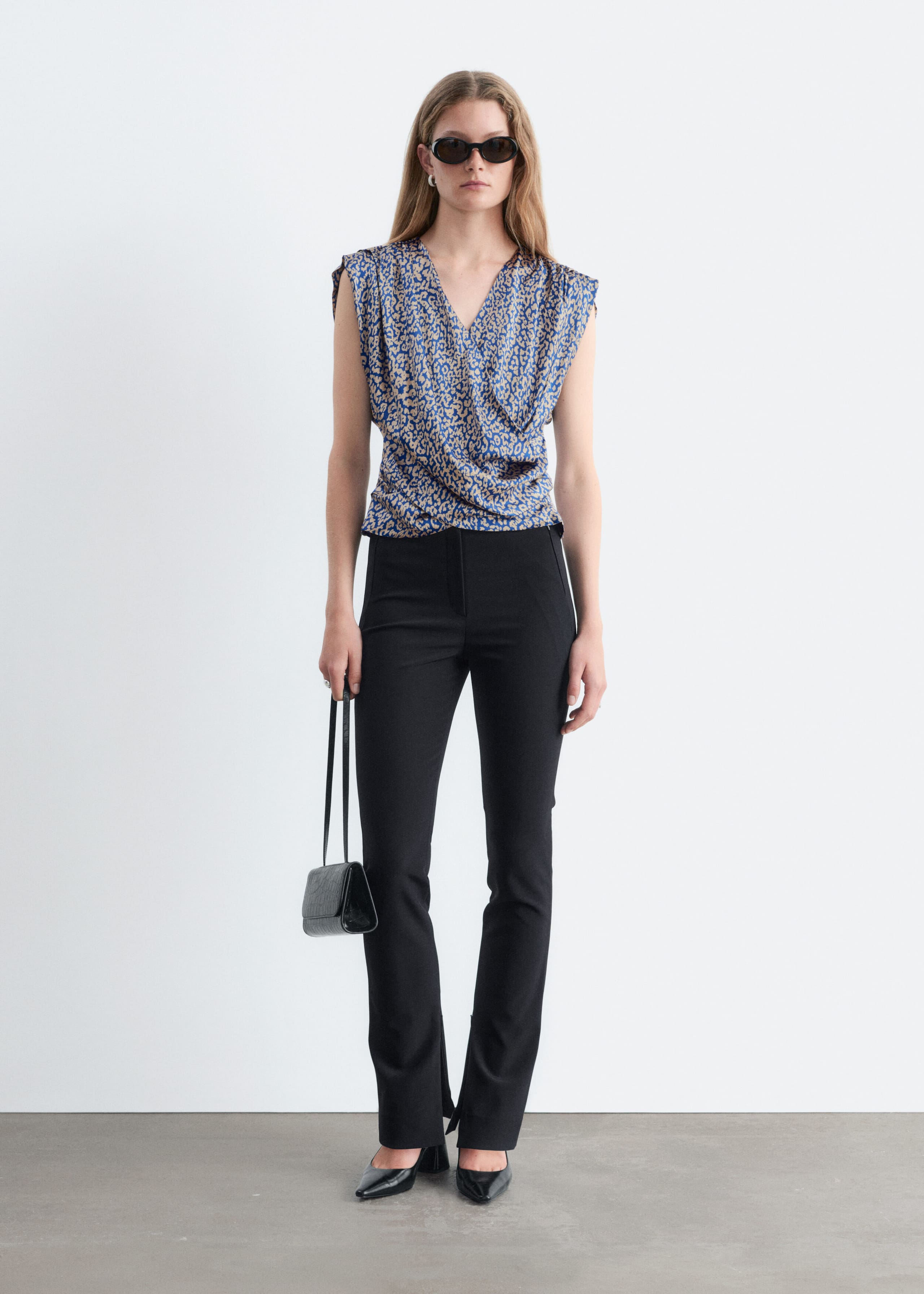 Ärmelloses Wickeloberteil - Beige/Blau - Lookbook