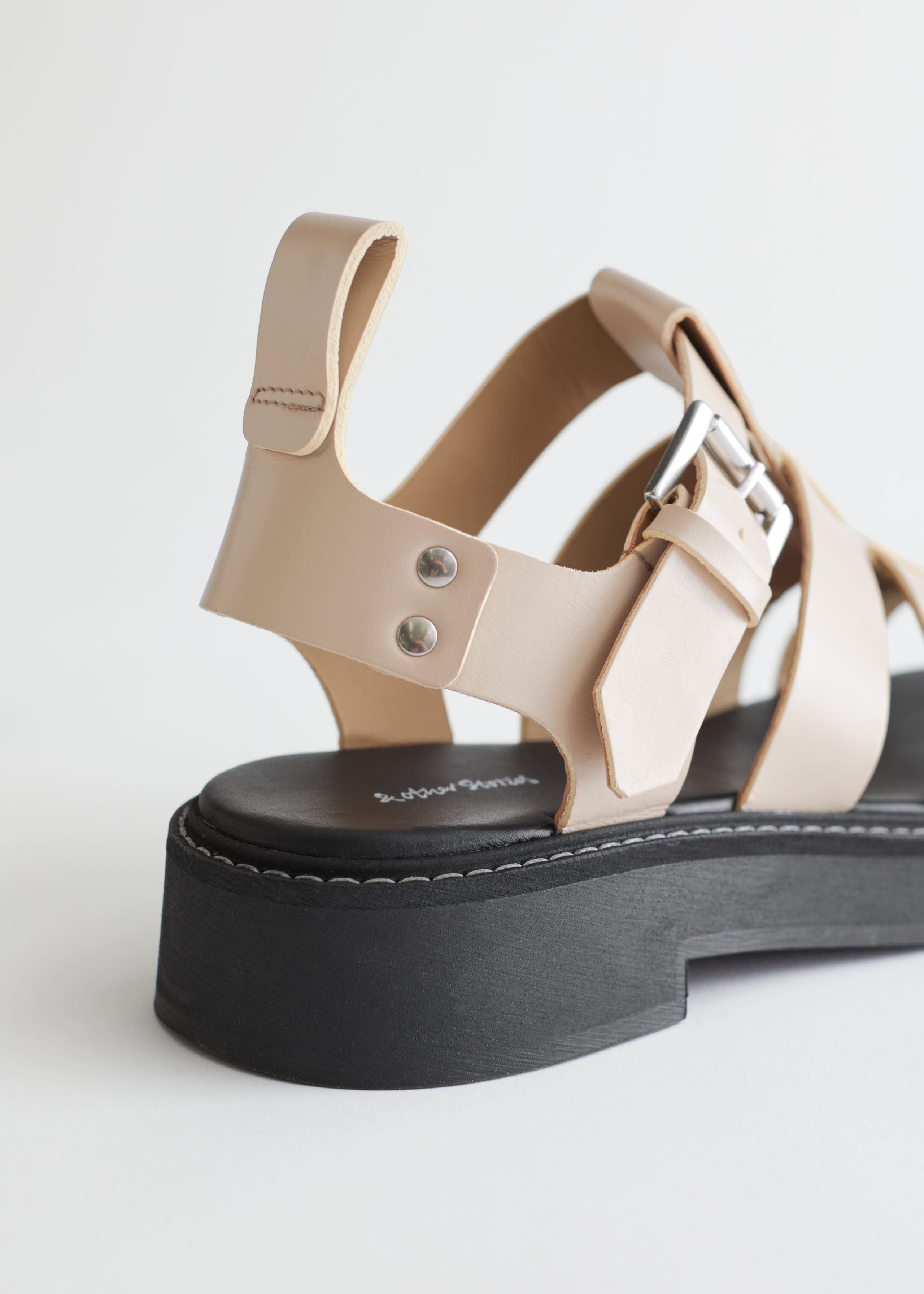 Chunky Leather Gladiator Sandals - {{variantName}} - Detalle descriptivo