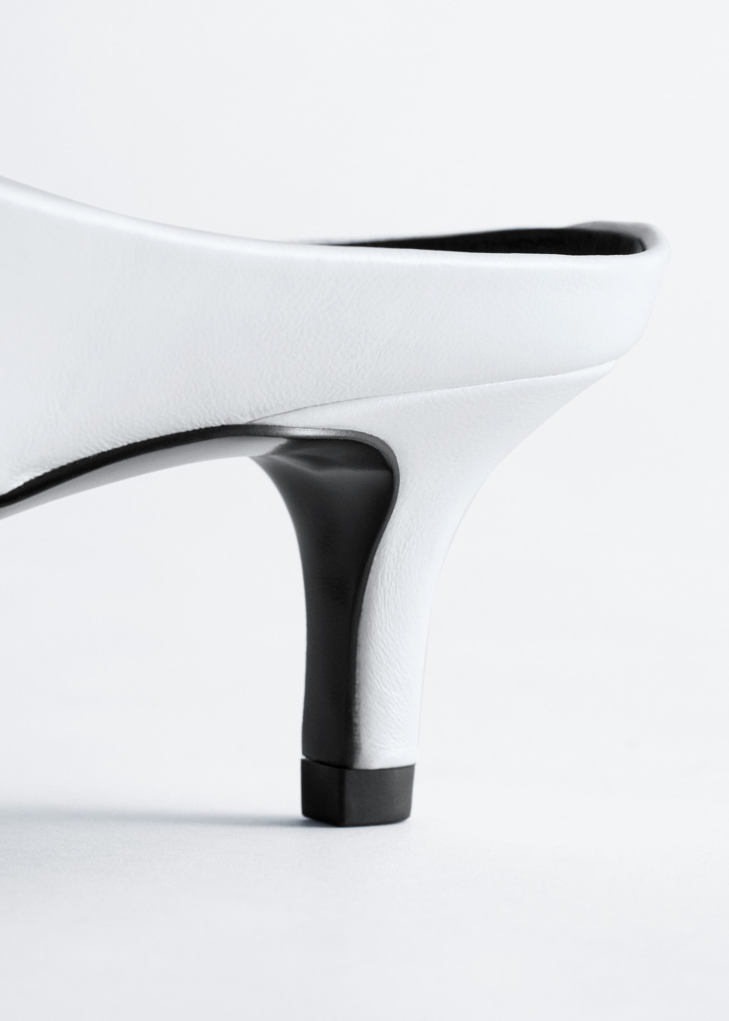 Leather Kitten Heels - {{variantName}} - Descriptive Detail