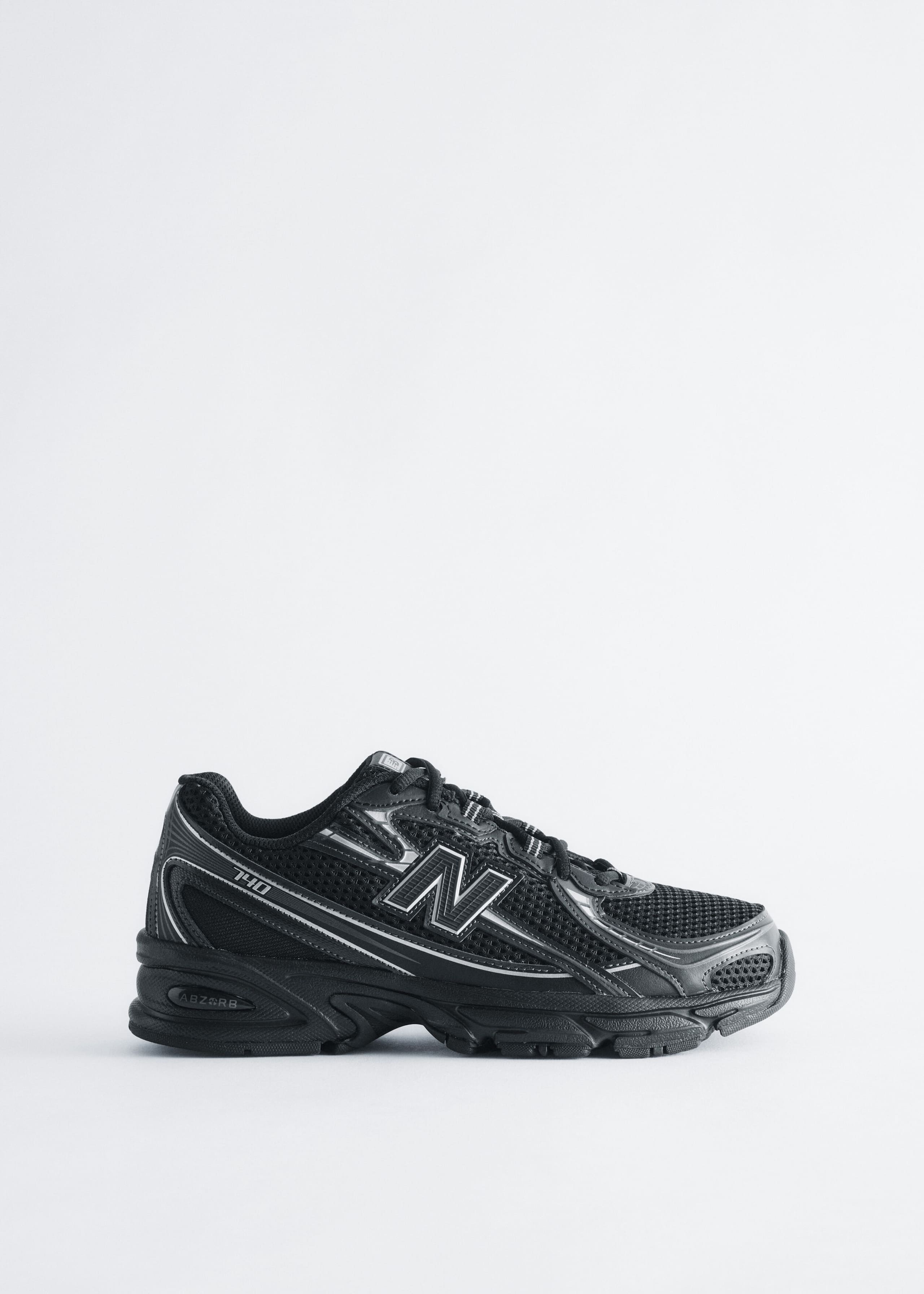 New Balance 740 Sneakers - Black - Still Life