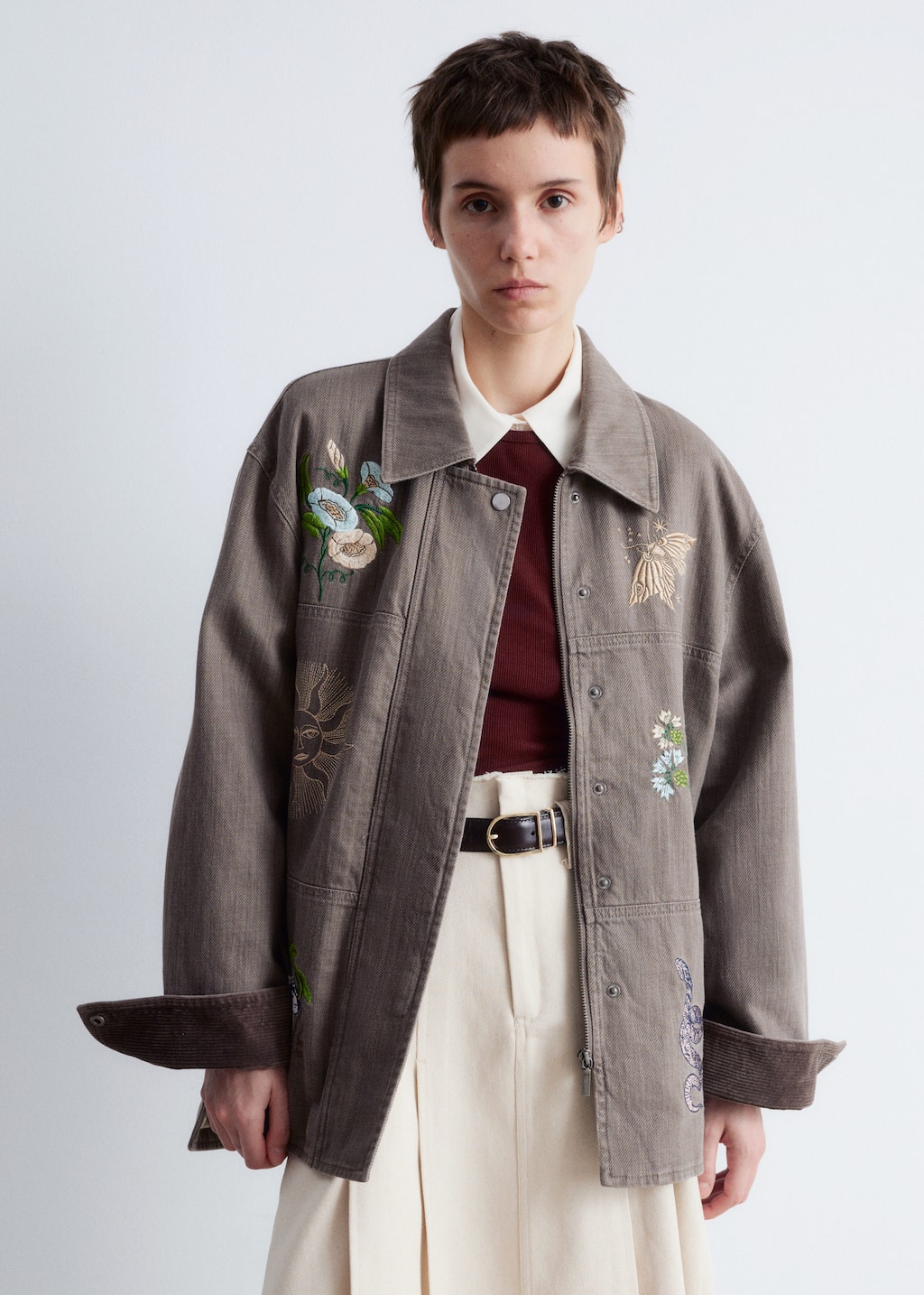 Image of Bestickte Hemdjacke