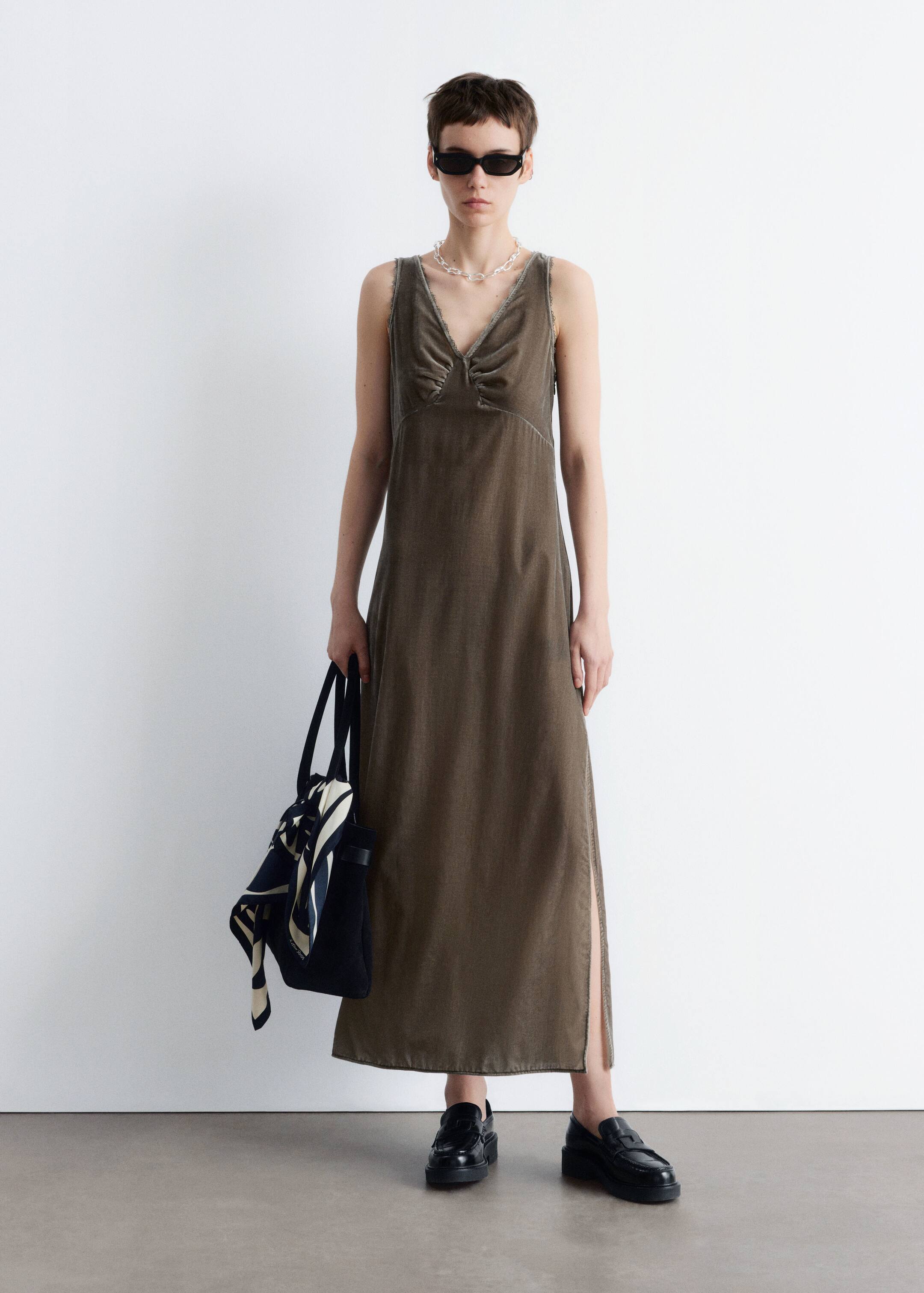 Visualizza immagine più grande: Maxi abito in velluto - Talpa - DONNA | H&M IT 1