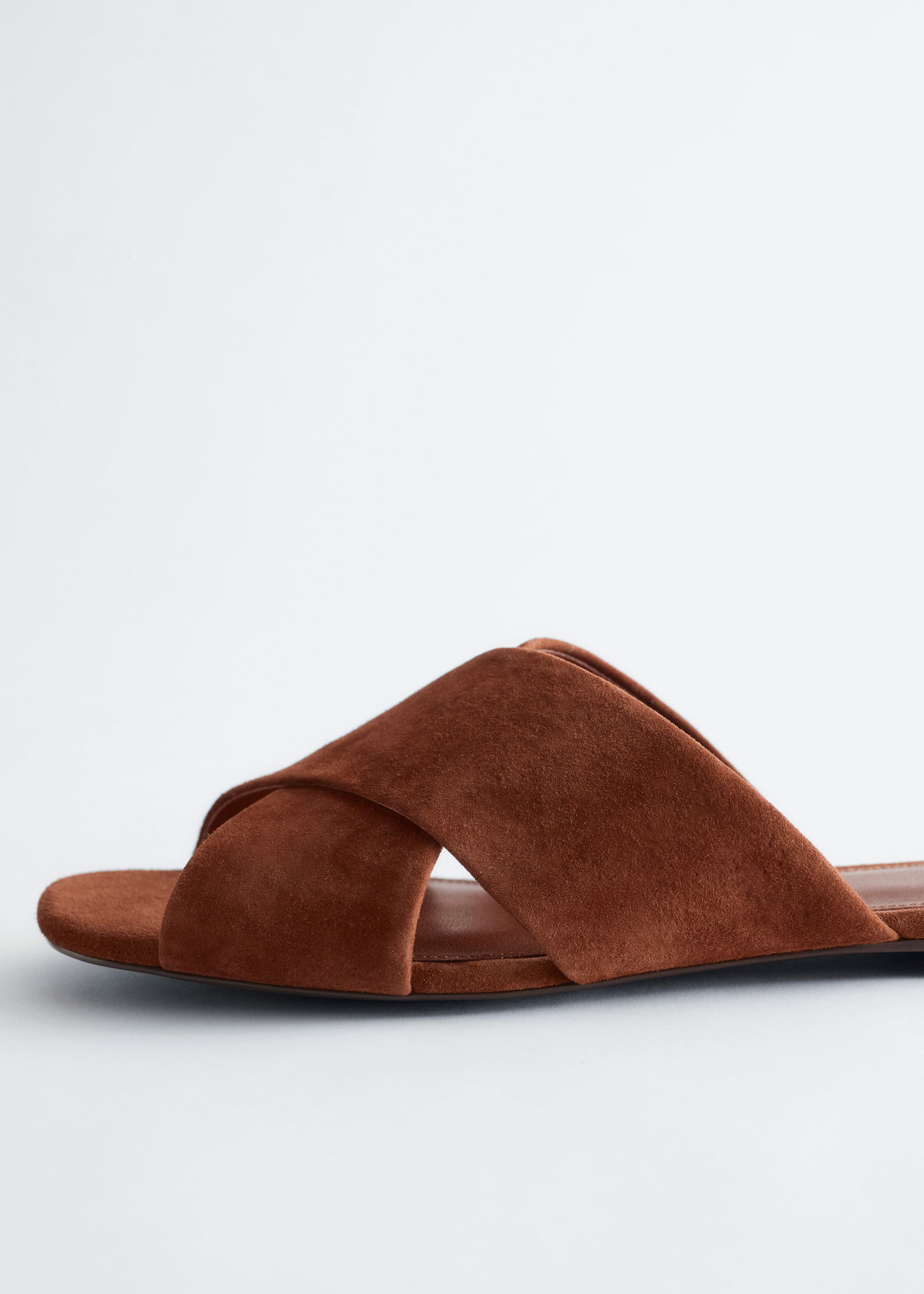 Image of Sandali incrociati in pelle scamosciata