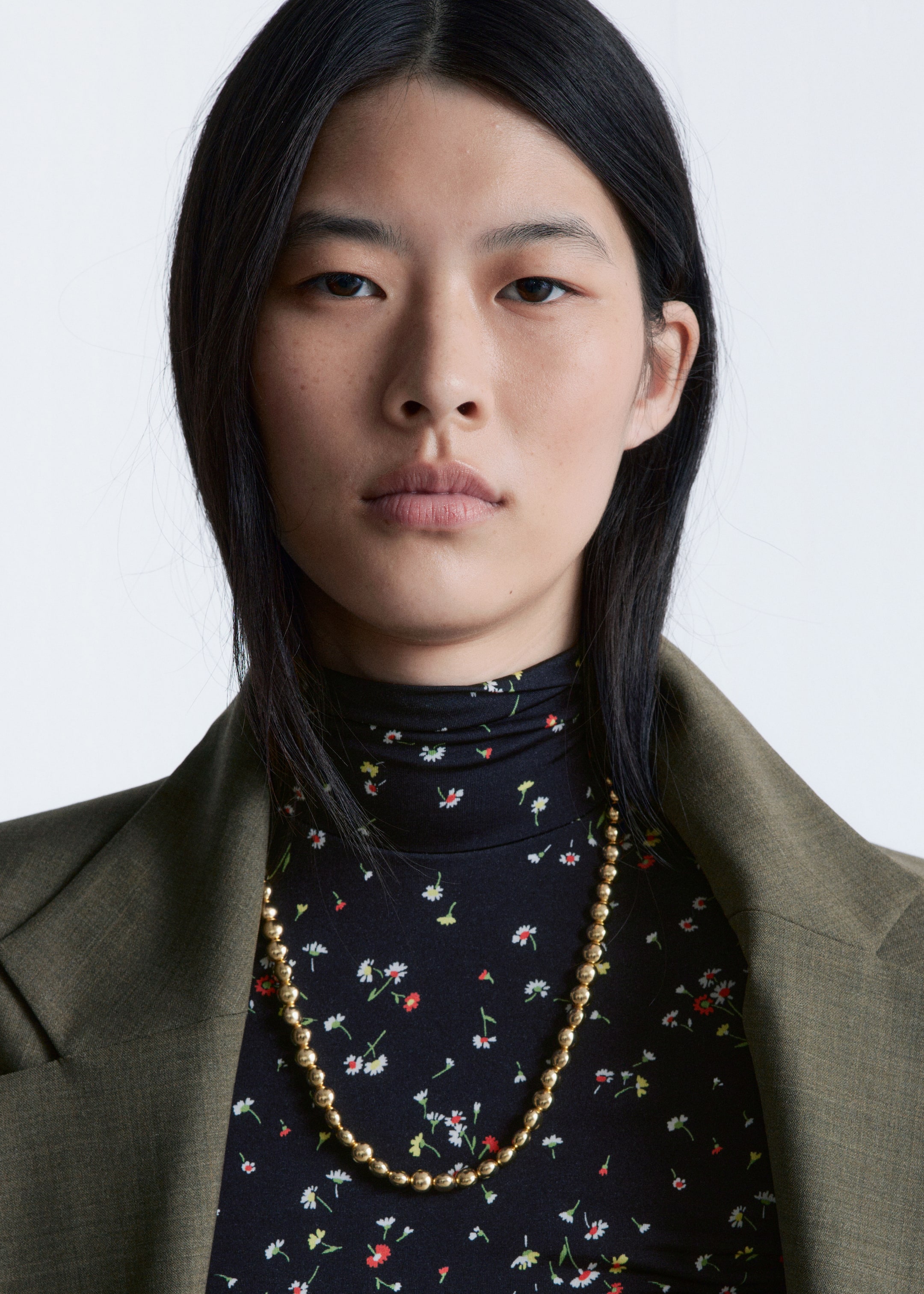 Visa större bild: Kort halsband med pärlor - Guld - DAM | H&M SE 1