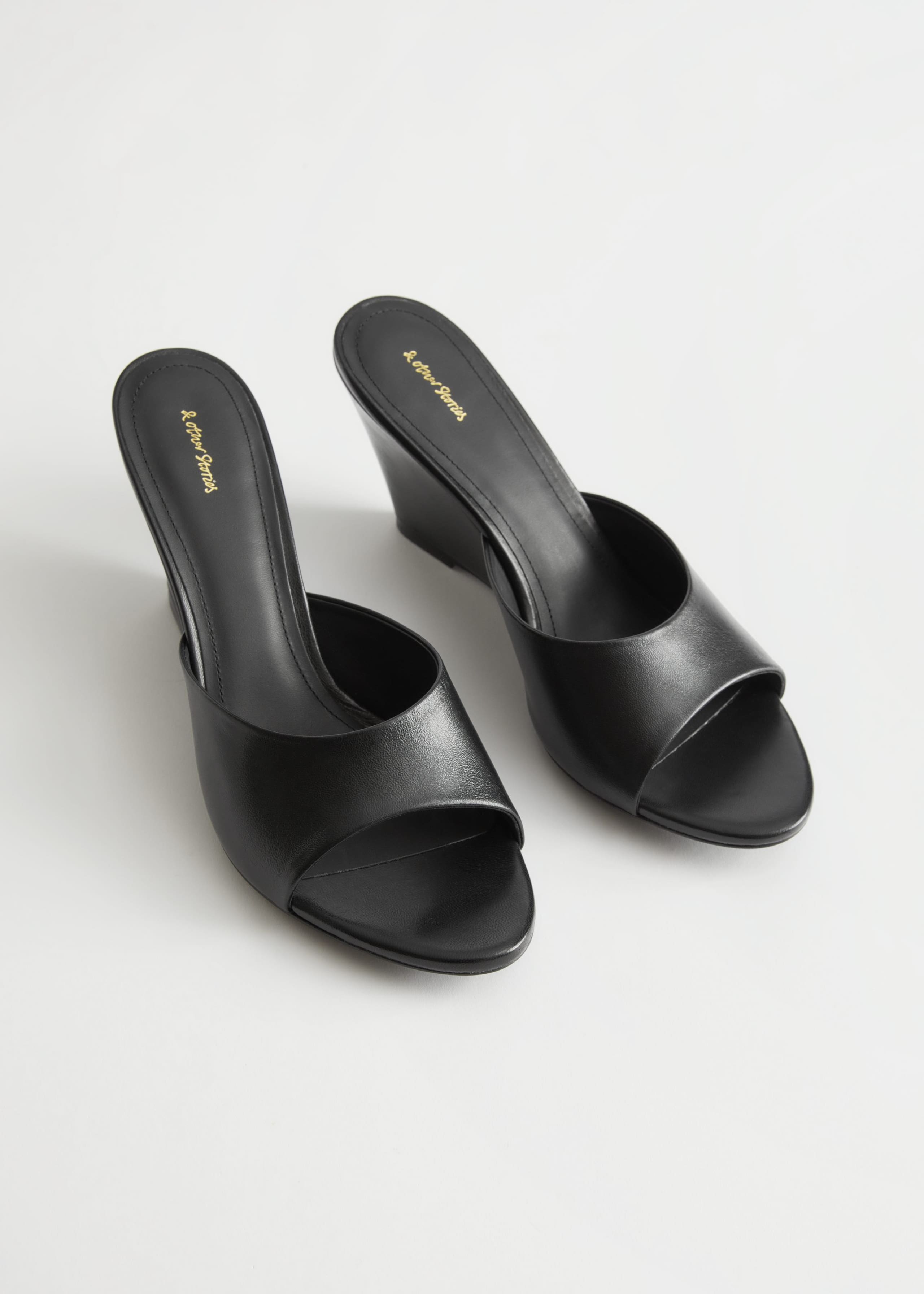 Leather Wedge Sandals - Black - Natura morta