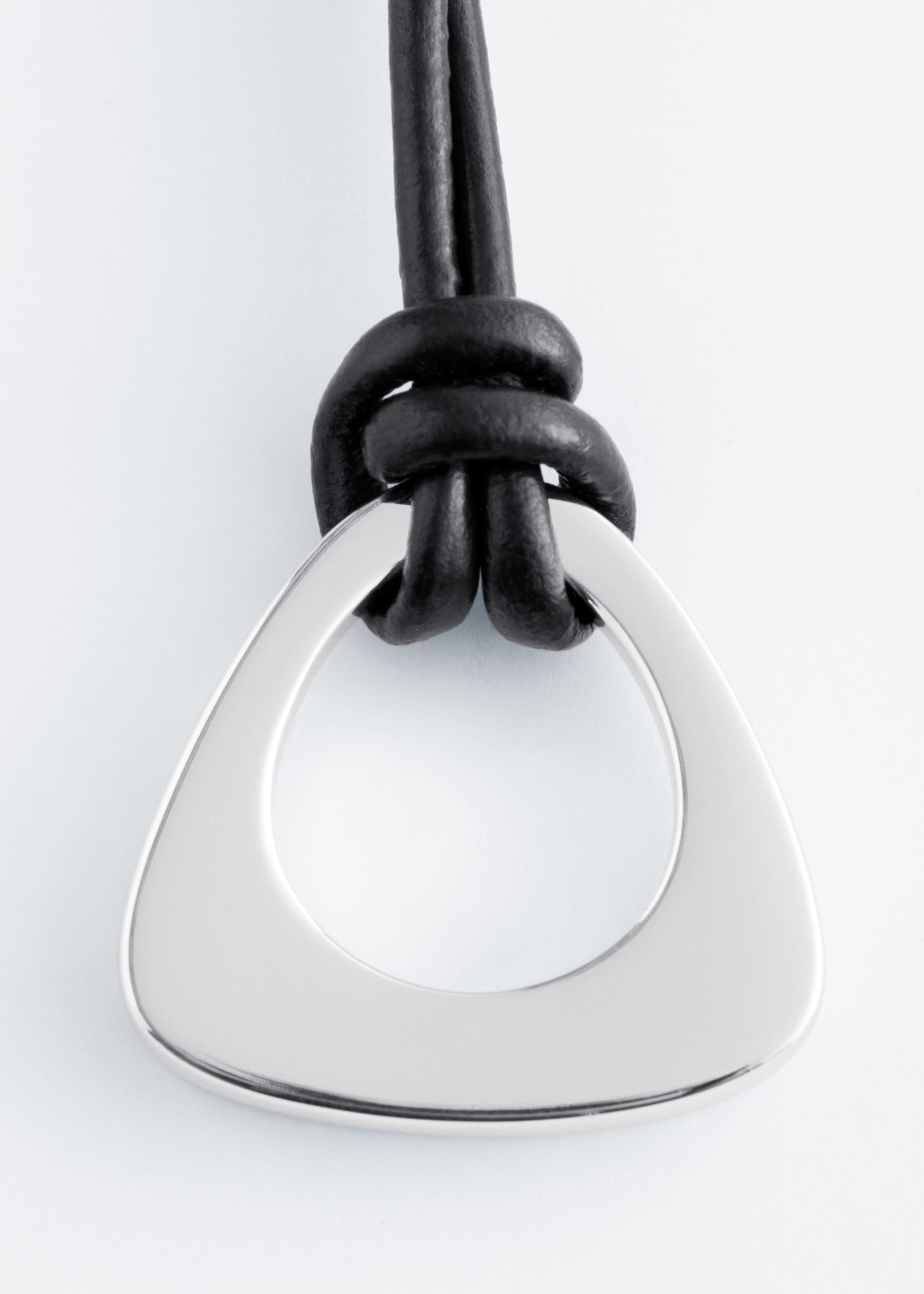 Naszyjnik z wisiorkiem – Srebrny – Martwa natura